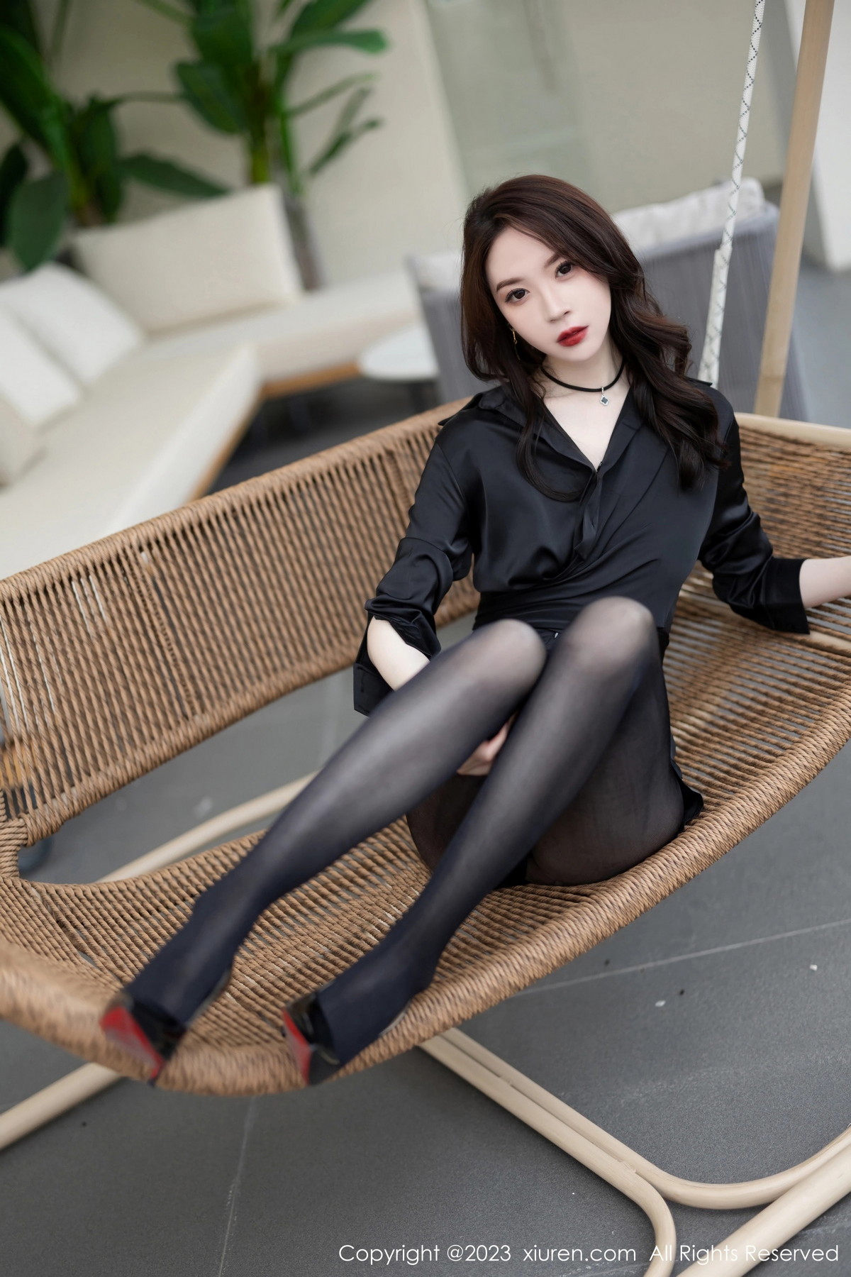 [XiuRen]高清写真图 2023.09.04 No.7332 梦心玥 黑丝美腿