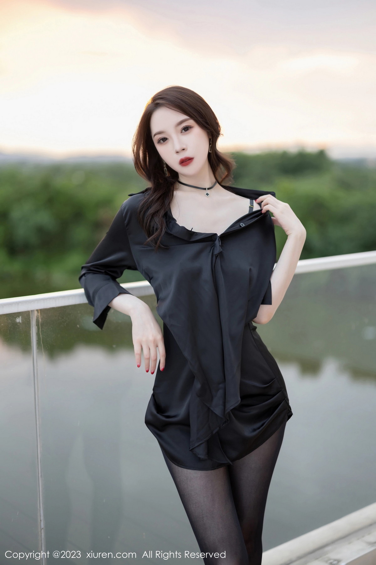 [XiuRen]高清写真图 2023.09.04 No.7332 梦心玥 黑丝美腿