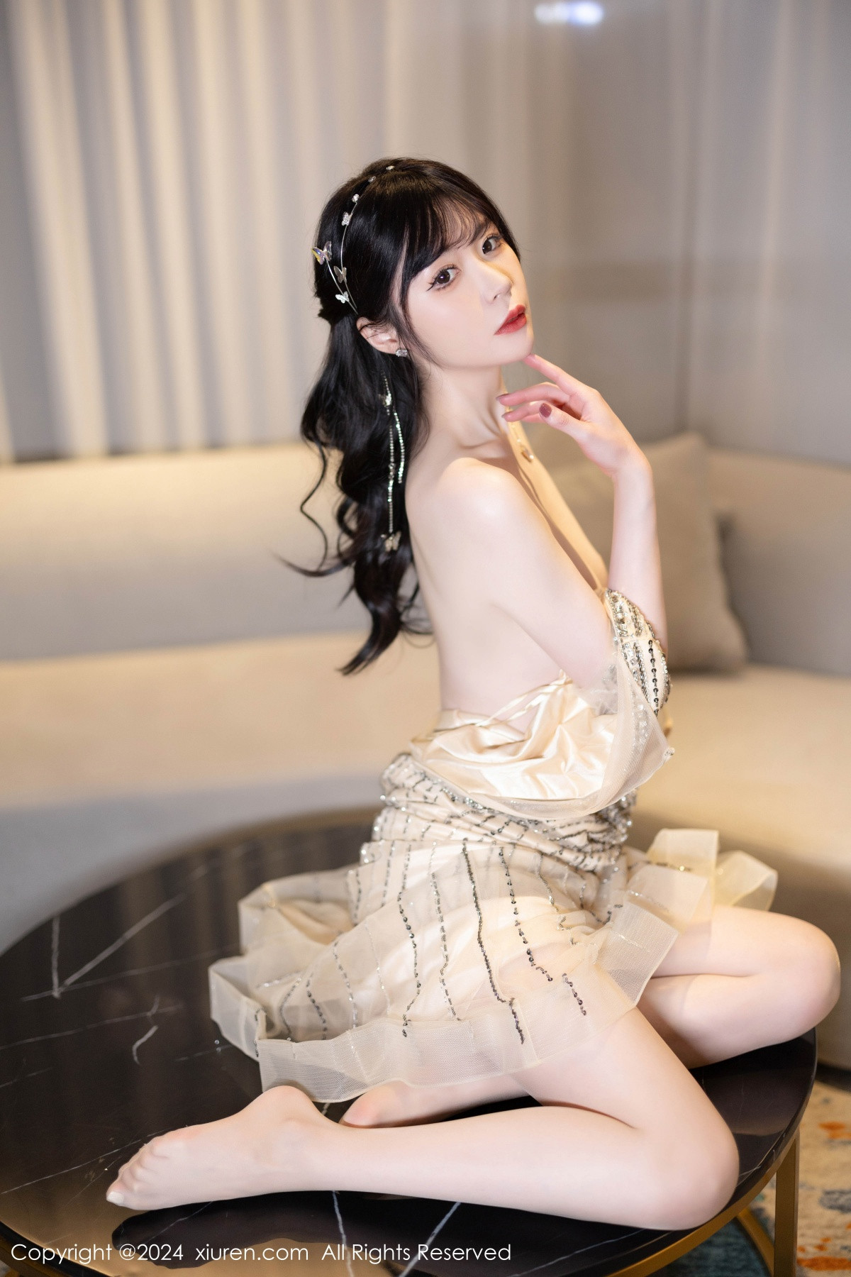 [XiuRen]高清写真图 2024.01.24 No.8014 梦心玥 长裙美腿
