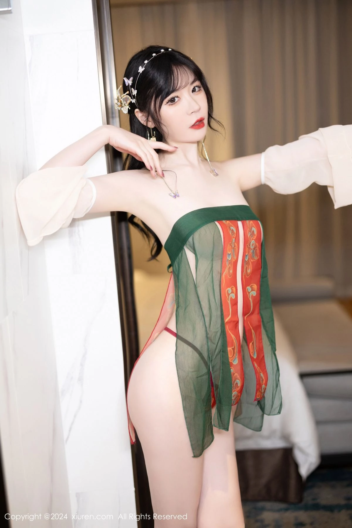 [XiuRen]高清写真图 2024.03.11 No.8208 梦心玥 丝袜美腿