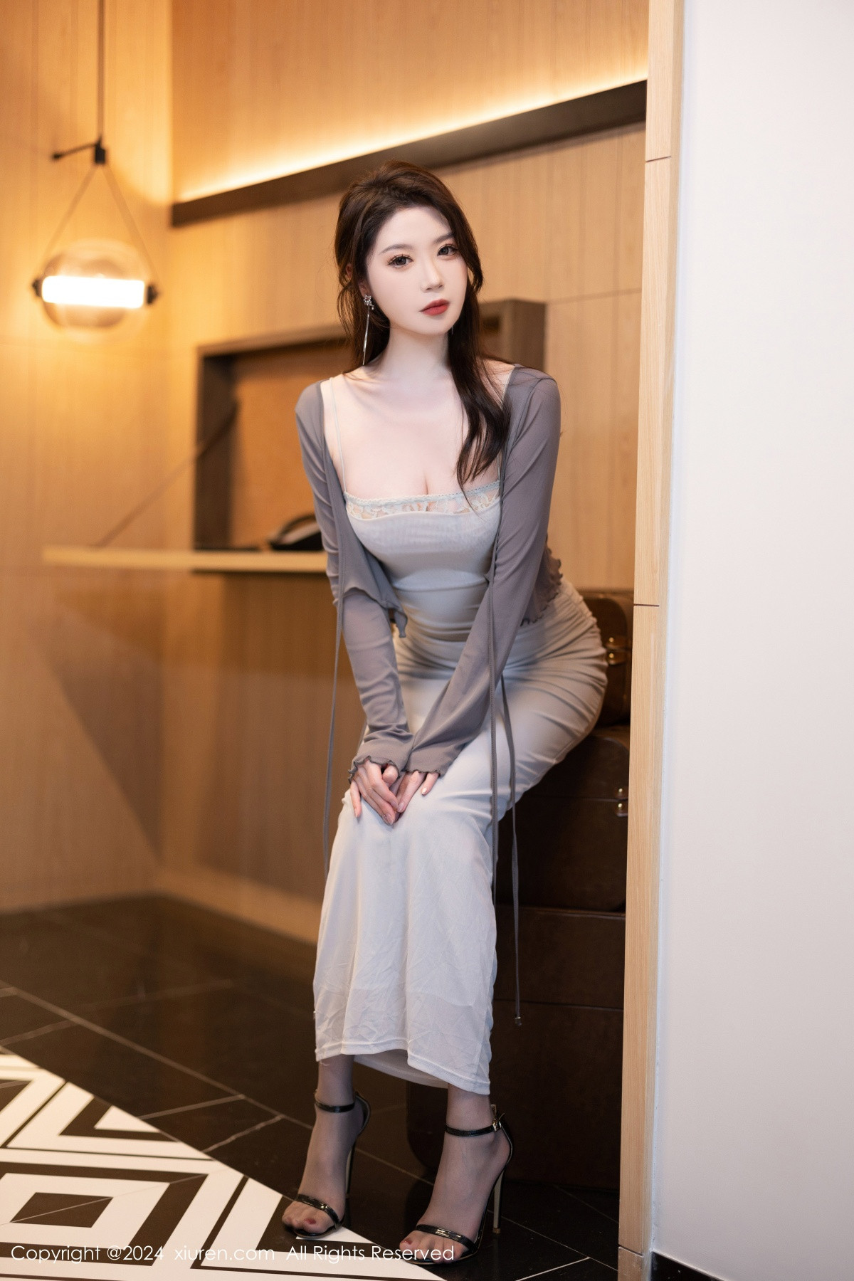 [XiuRen]高清写真图 2024.08.13 No.9007 梦心玥 丝袜美腿