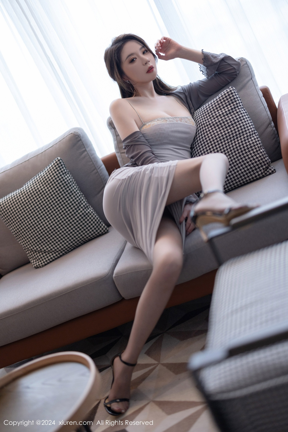 [XiuRen]高清写真图 2024.08.13 No.9007 梦心玥 丝袜美腿