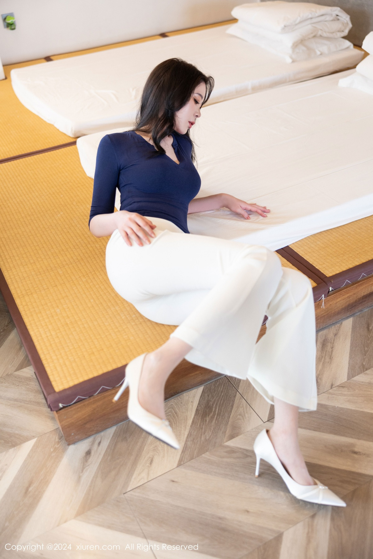 [XiuRen]高清写真图 2024.10.28 No.9355 梦心玥 丝袜美腿
