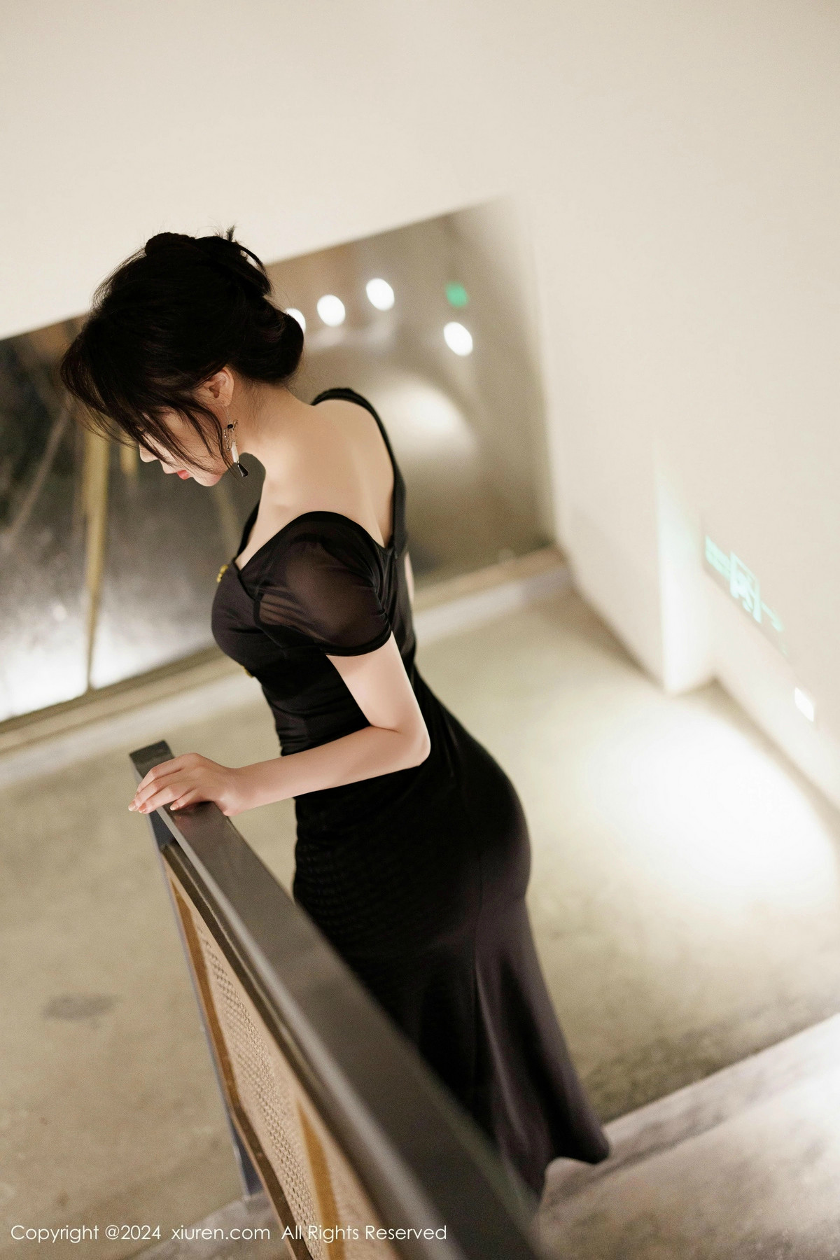 [XiuRen]高清写真图 2024.11.29 No.9526 梦心玥 黑丝美腿
