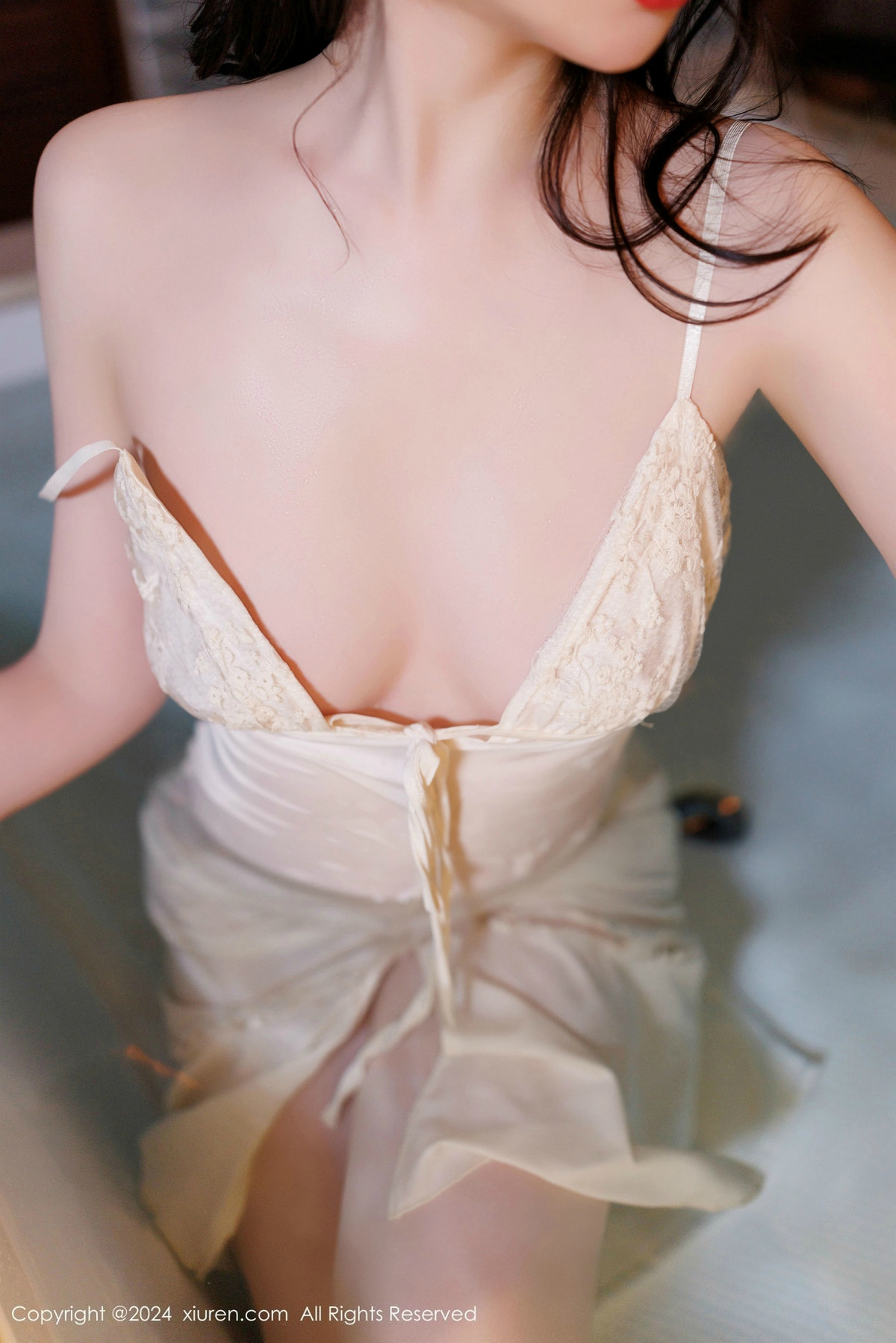 [XiuRen]高清写真图 2024.12.23 No.9643 梦心玥 美腿性感
