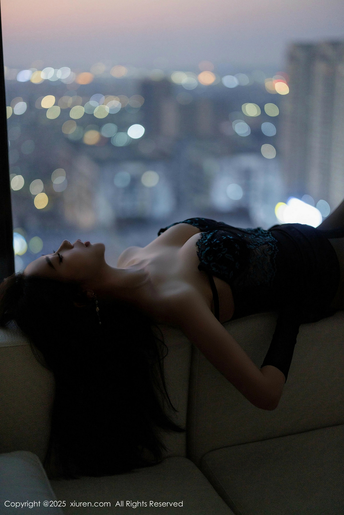 [XiuRen]高清写真图 2025.02.12 No.9874 梦心玥 黑丝美腿