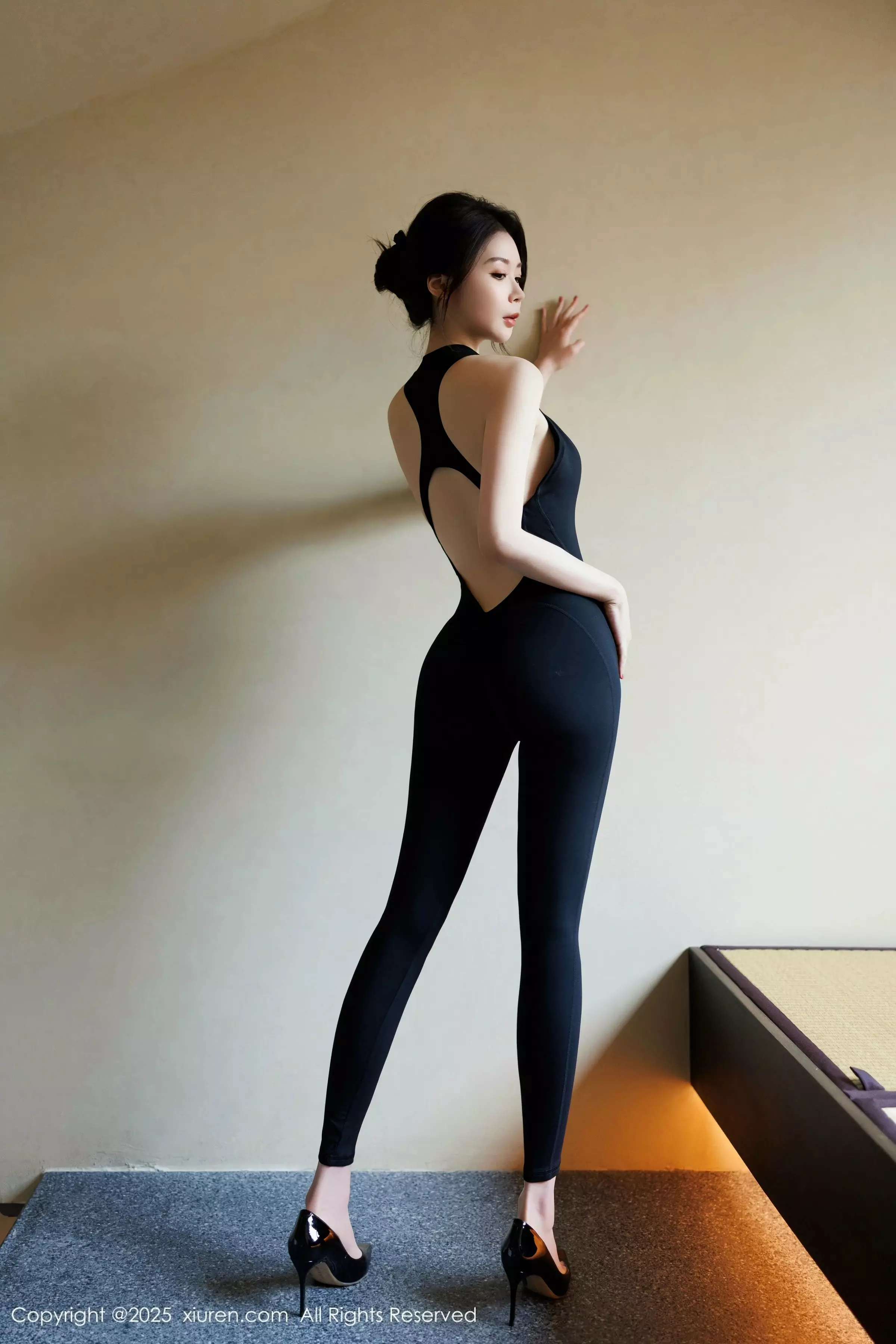 [XiuRen]高清写真图 2025.03.24 No.10059 梦心玥 黑色情趣