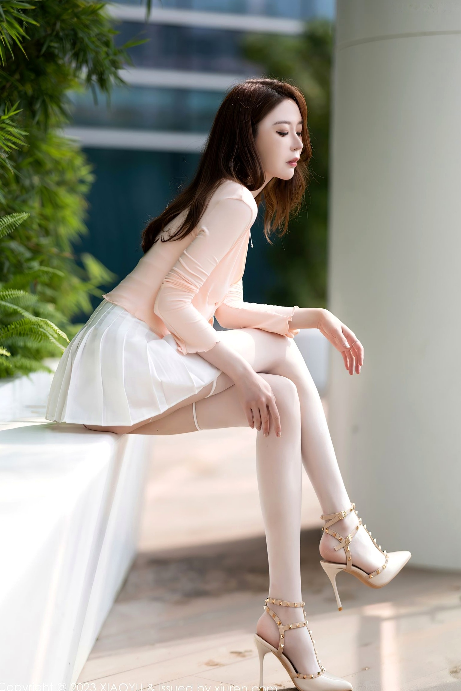 Gallery - 梦心玥-语画界 - Painting World 1069-白色超短裙与白丝私房写真-优雅诱惑与柔美身姿呈现性感诱惑语画界 - Painting World 私房照丝袜 梦心玥女神私房照_秀色女神 - image 9