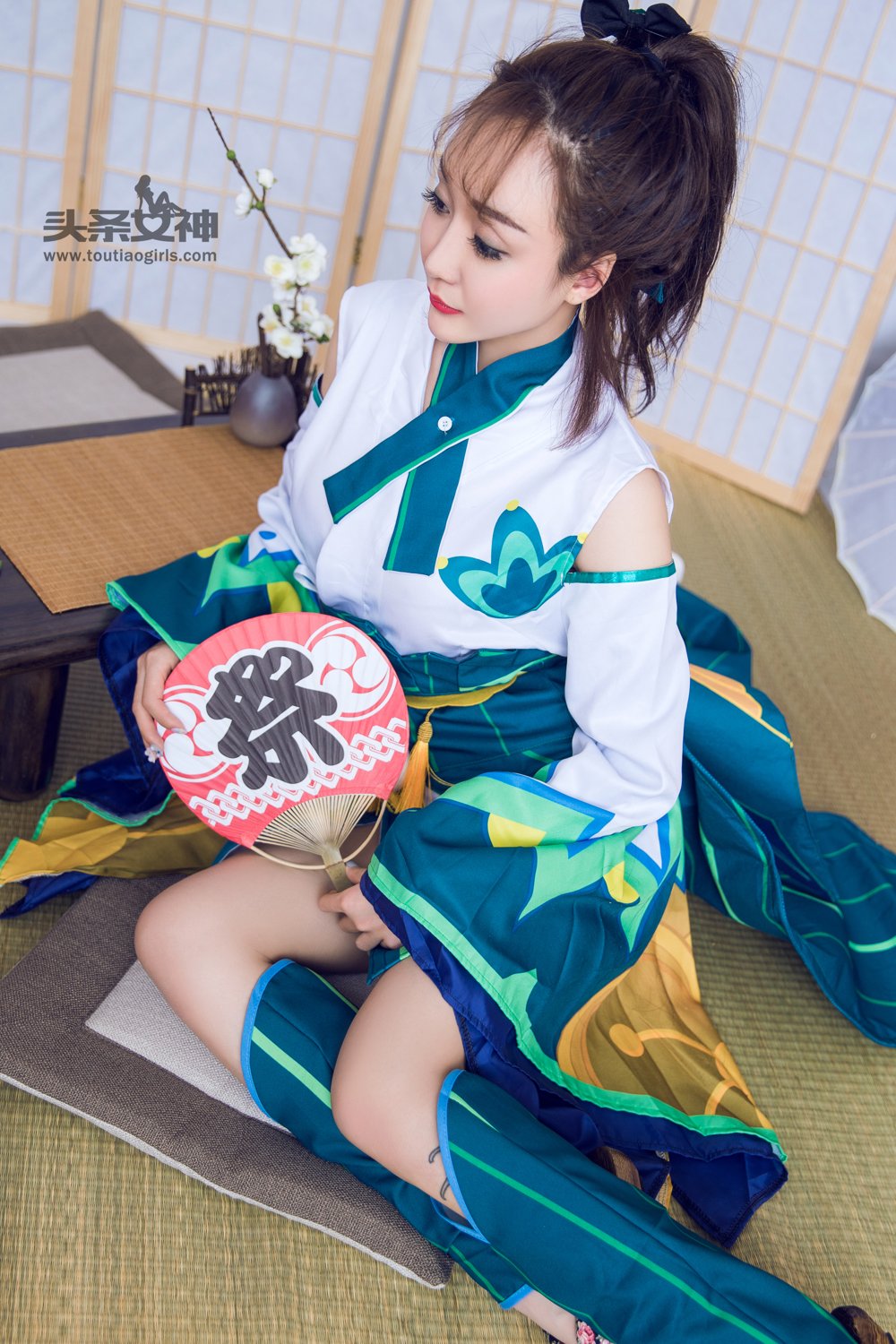 小米粒- [TouTiao头条女神]高清写真图 2017-3-25 最美莹草COS