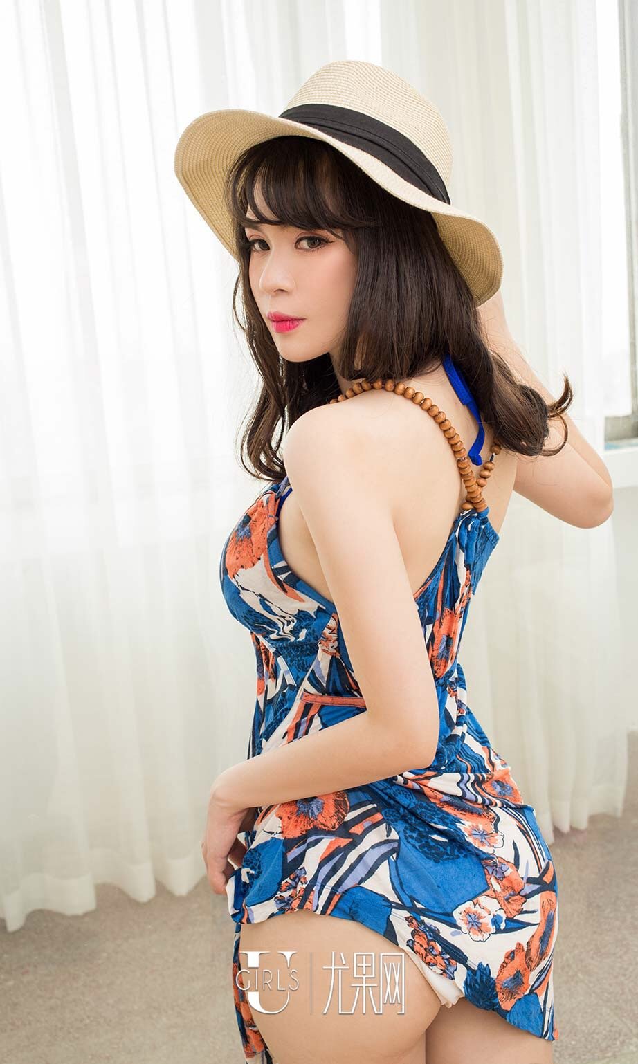 杨雪儿 [爱尤物]高清写真图VOL.357 夏日么么哒