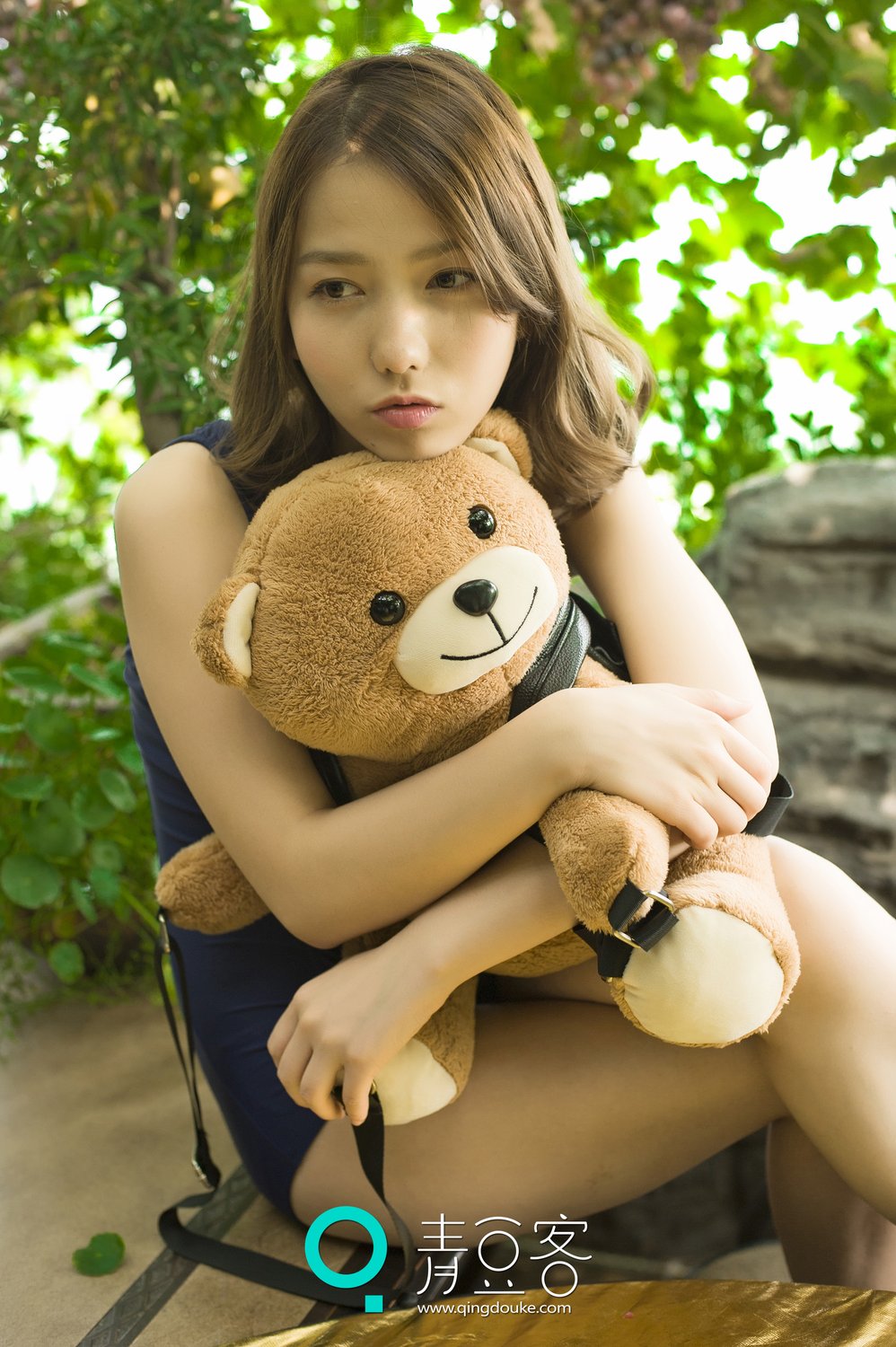 哈拿 [青豆客QingDouKe]高清写真图2016-12-29 花园唯美写真图