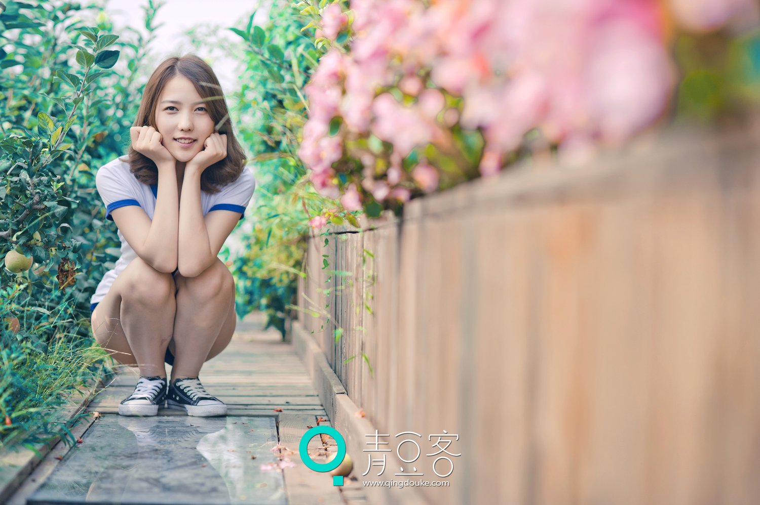 哈拿 [青豆客QingDouKe]高清写真图2016-12-29 花园唯美写真图