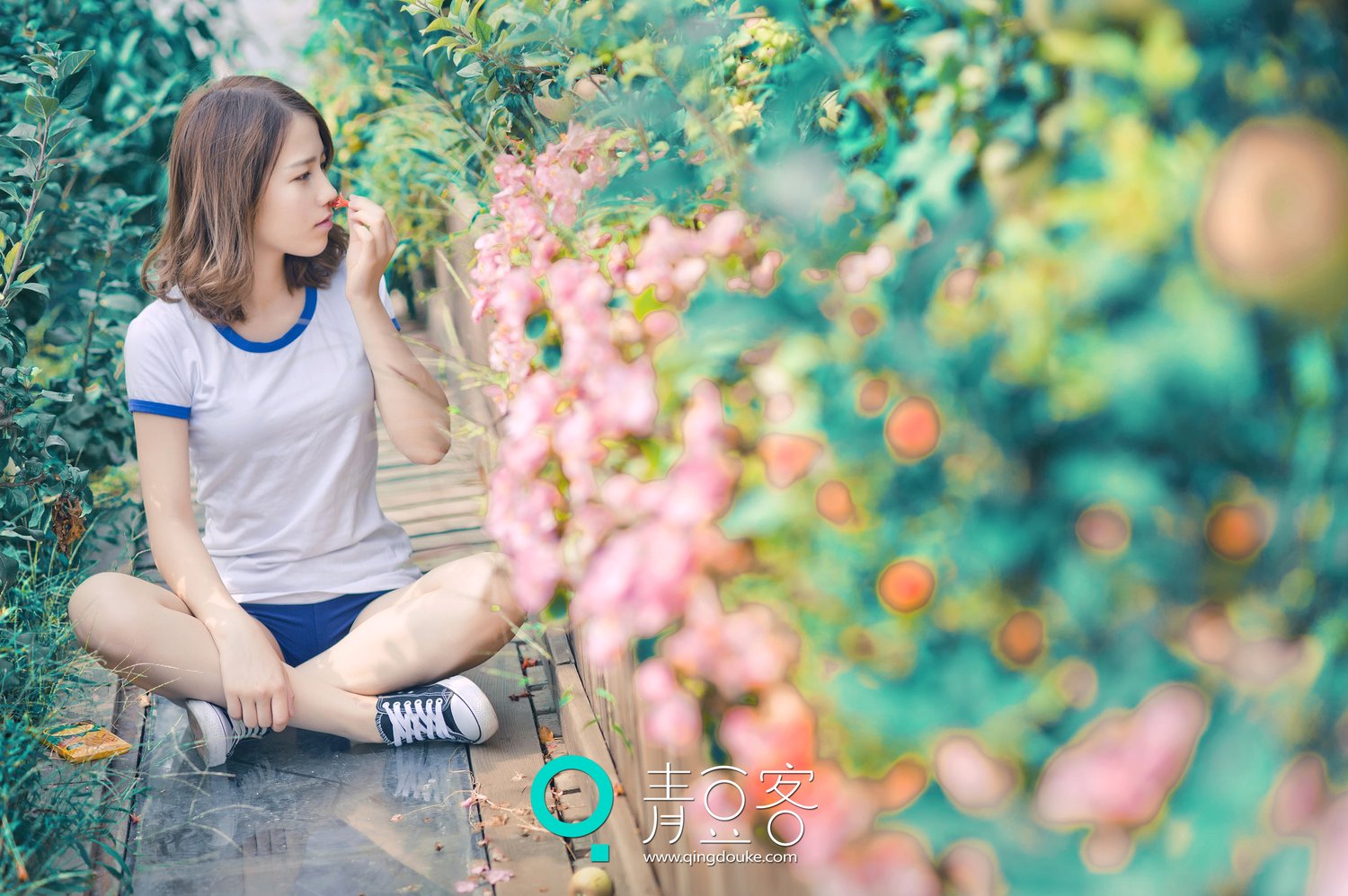 哈拿 [青豆客QingDouKe]高清写真图2016-12-29 花园唯美写真图