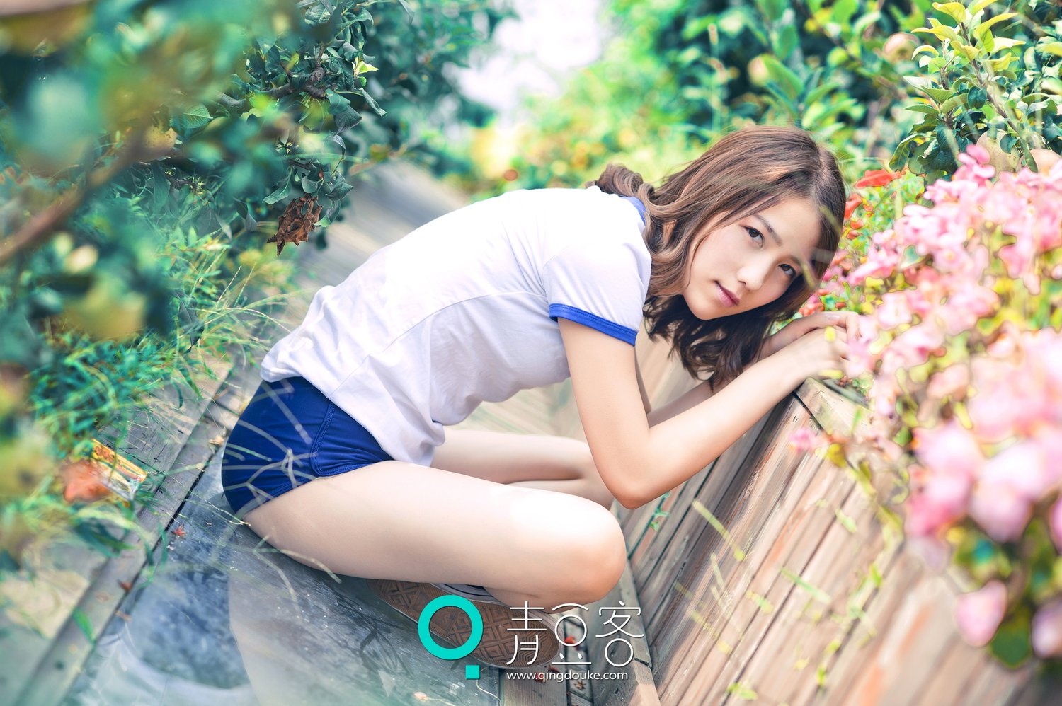 哈拿 [青豆客QingDouKe]高清写真图2016-12-29 花园唯美写真图