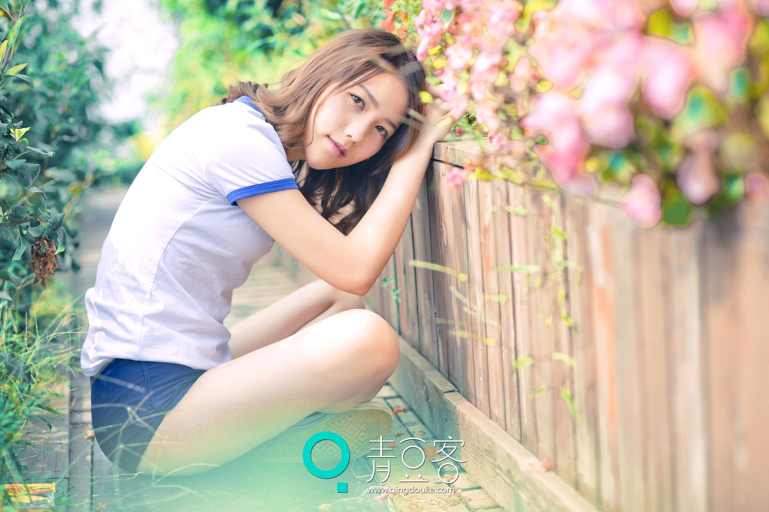 哈拿 [青豆客QingDouKe]高清写真图2016-12-29 花园唯美写真图