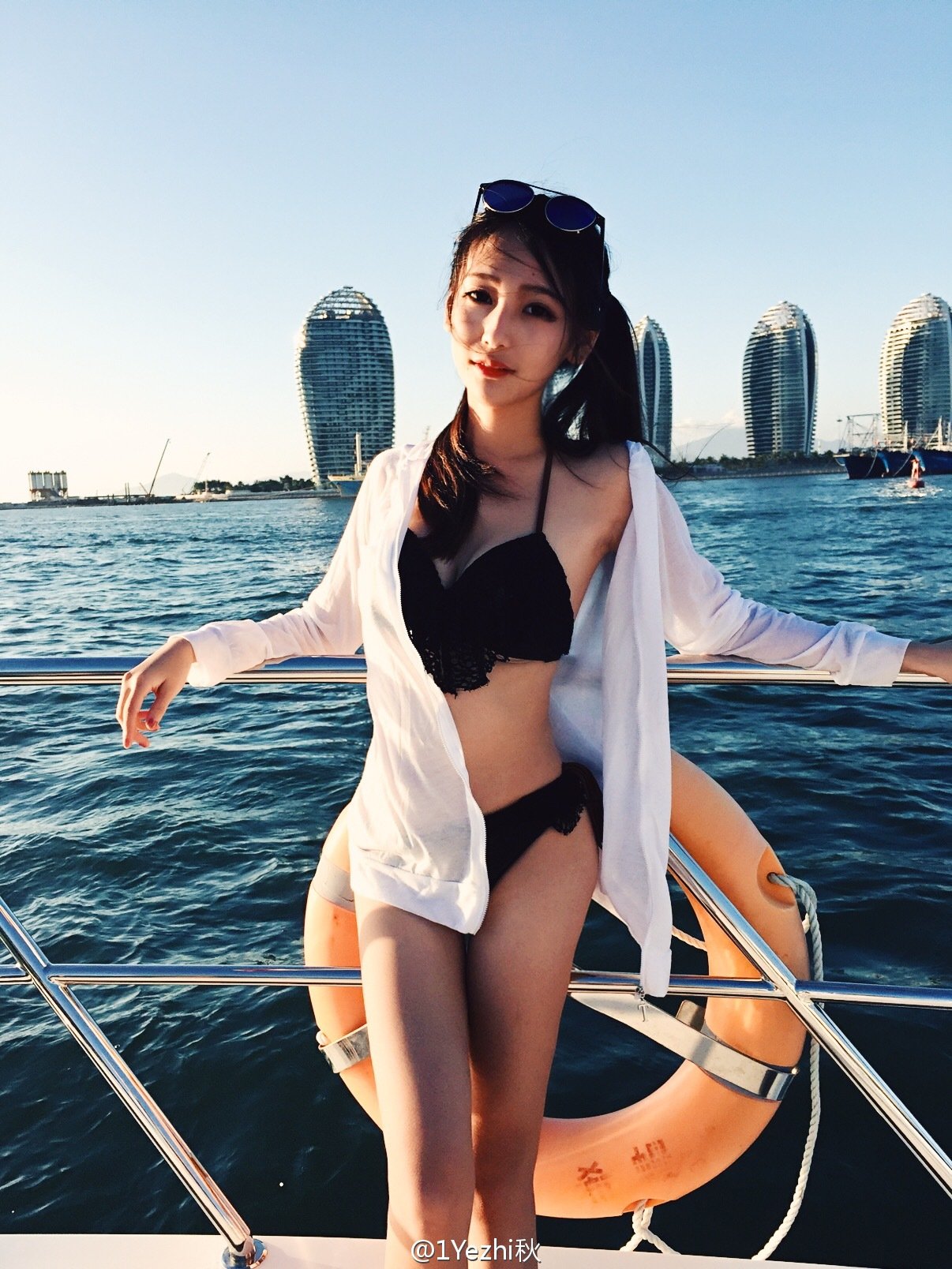 叶知秋 很有诗意的大美女私房图