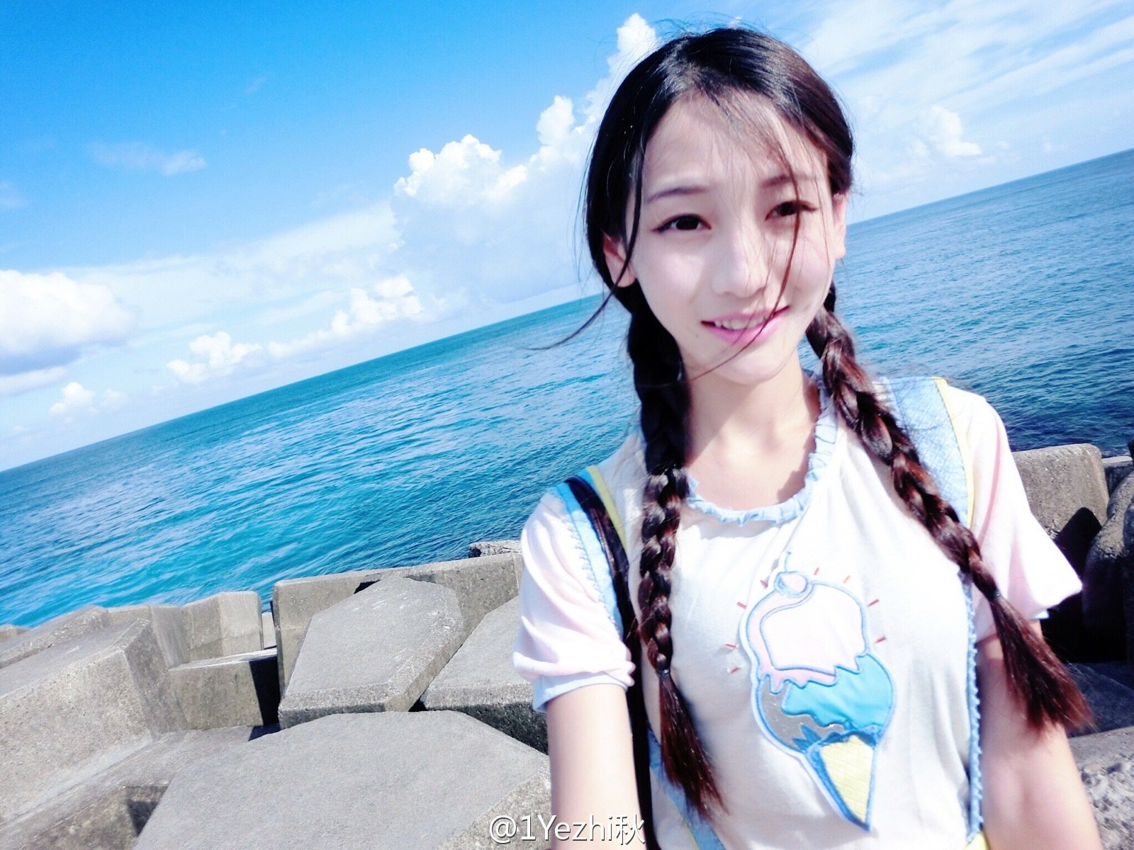 叶知秋 很有诗意的大美女私房图