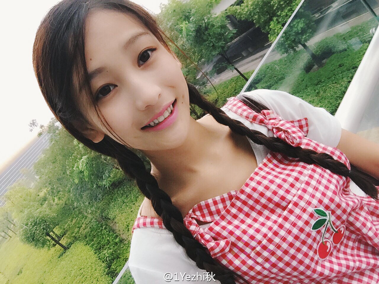 叶知秋 很有诗意的大美女私房图