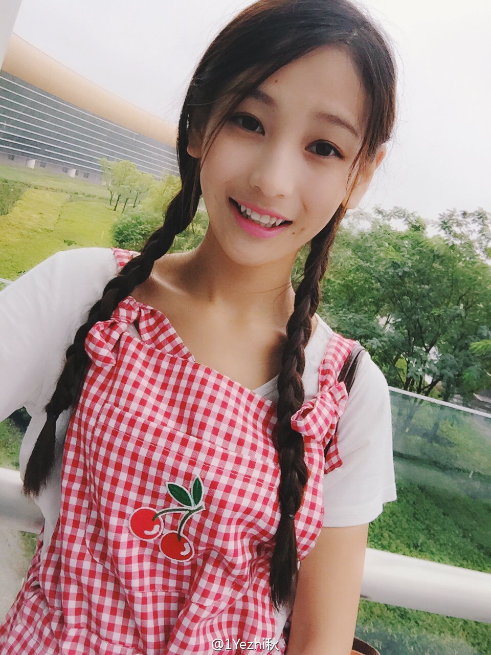 叶知秋 很有诗意的大美女私房图