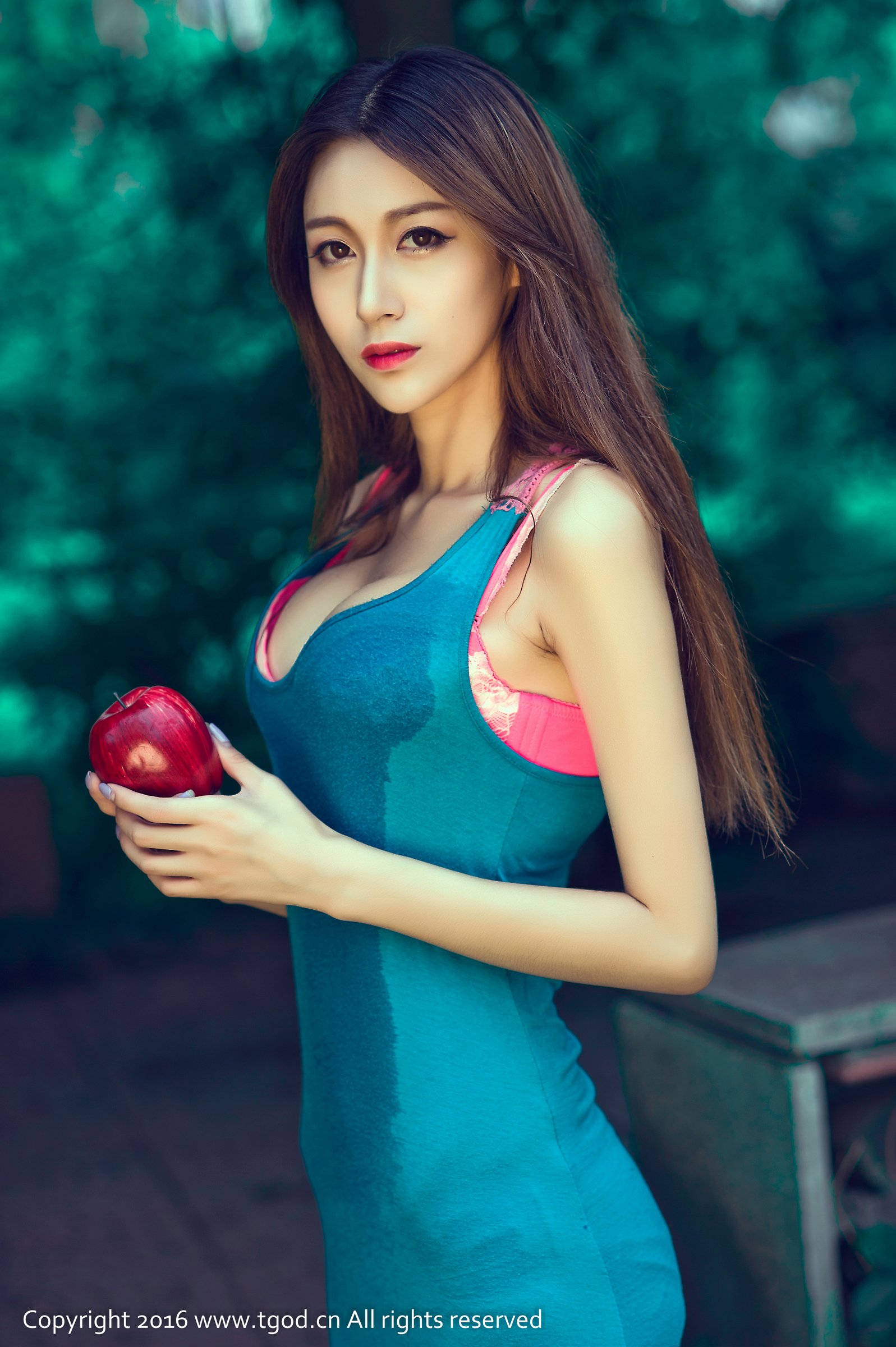 耿晶 [TGOD推女神]高清写真图圆润翘臀真女神