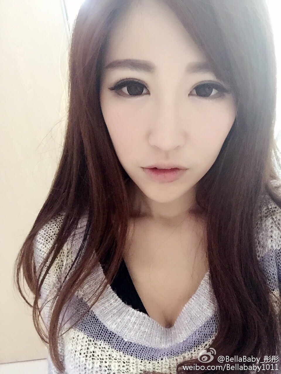Bella彤彤 台湾人气电竞主播美乳私房照诱惑写真图