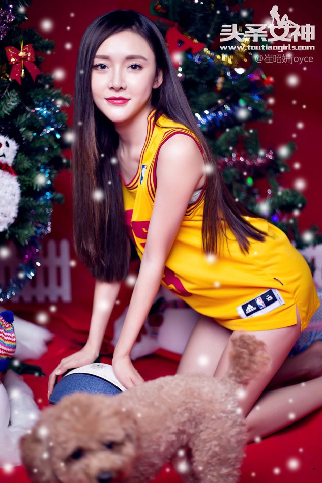 崔昭妍&达思宇 圣诞大战～酥胸美腿好身材