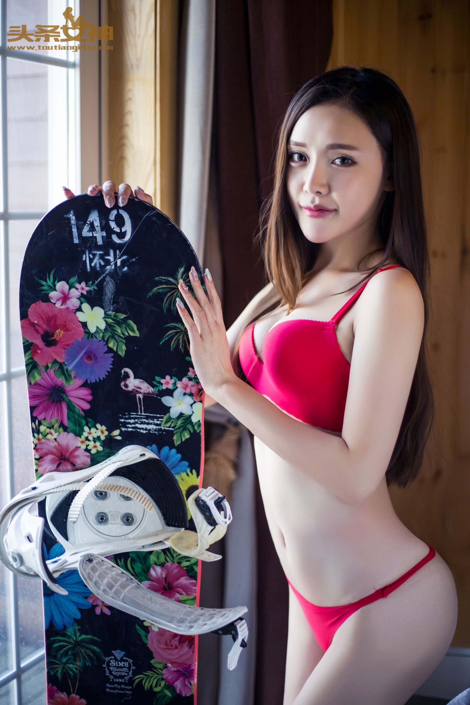 崔昭妍 [TouTiao头条女神]高清写真图2016-08-20 雪屋
