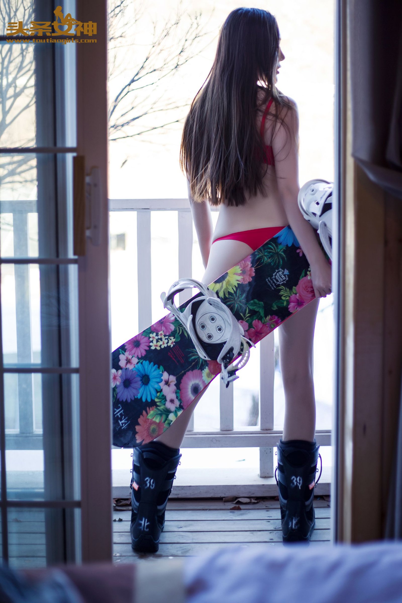 崔昭妍 [TouTiao头条女神]高清写真图2016-08-20 雪屋
