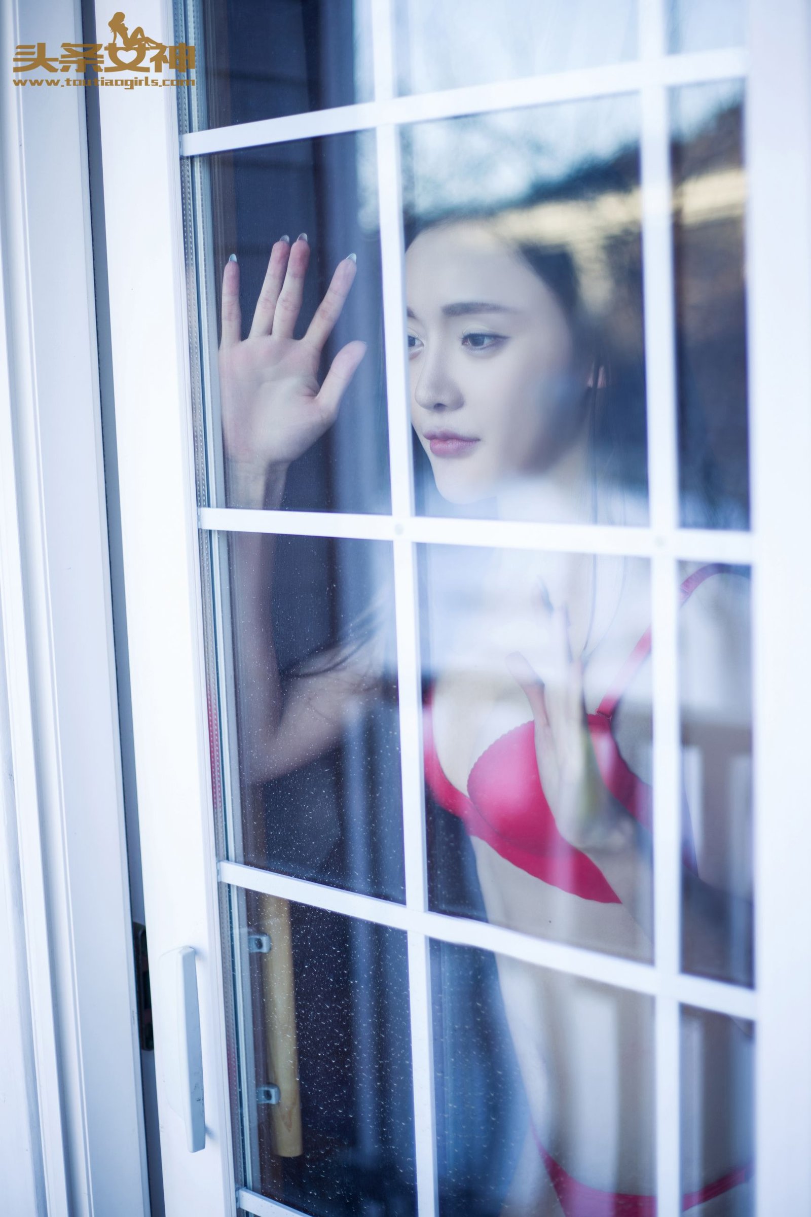 崔昭妍 [TouTiao头条女神]高清写真图2016-08-20 雪屋