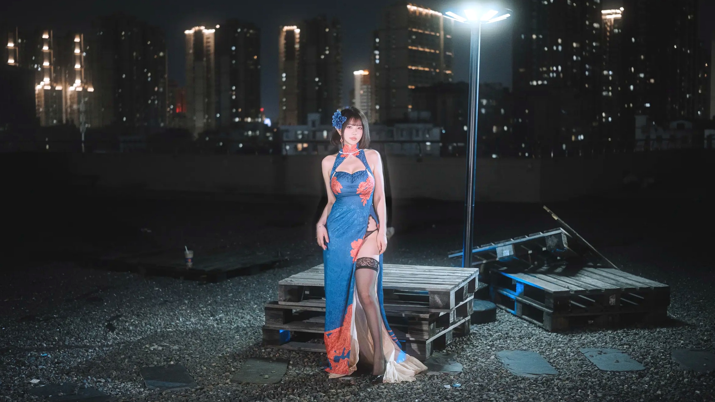 Gallery - Tina很妖孽呀 碧蓝航线建武cosplay 极品改良旗袍夜景大尺度私房照 [39P]角色扮演旗袍黑丝人间胸器大尺度 陈逸婕女神私房照_秀色女神 - image 1