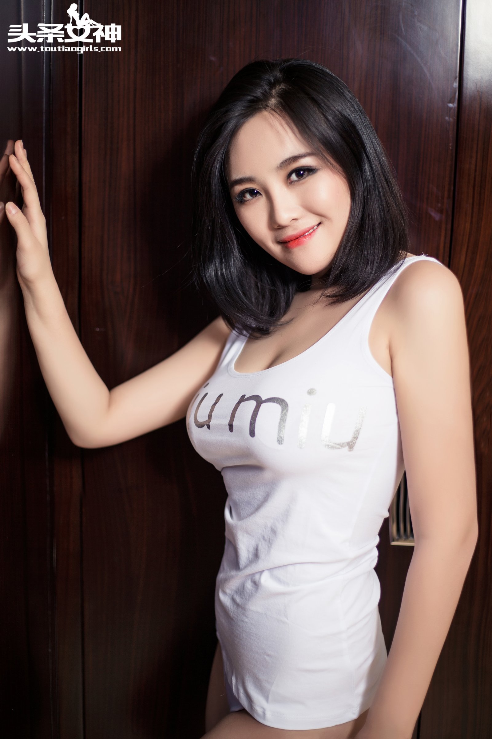 高萌萌 [TouTiao头条女神]高清写真图2016-08-27 乳神归来