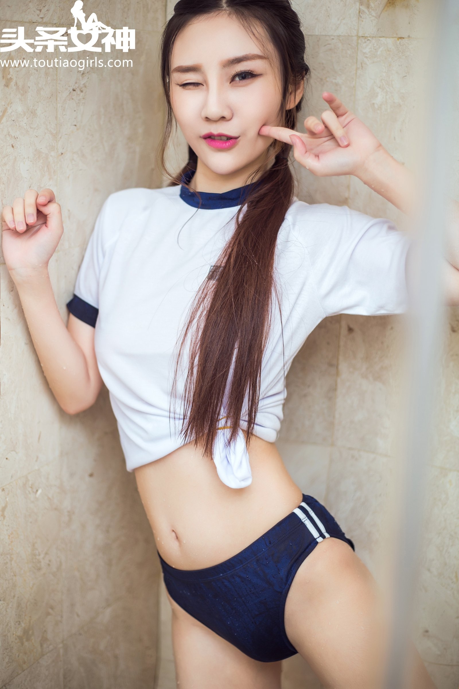 周思超 [TouTiao头条女神]高清写真图2016-09-15 春光乍泄