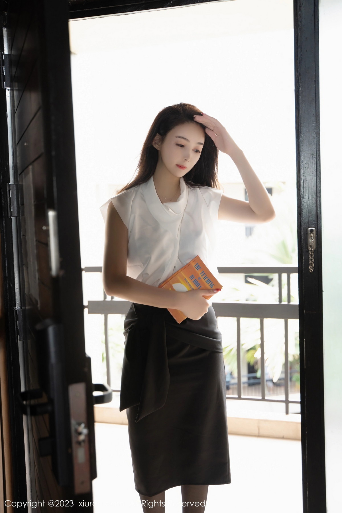[XiuRen]高清写真图 2023.08.23 No.7270 summer宝宝 白领美腿