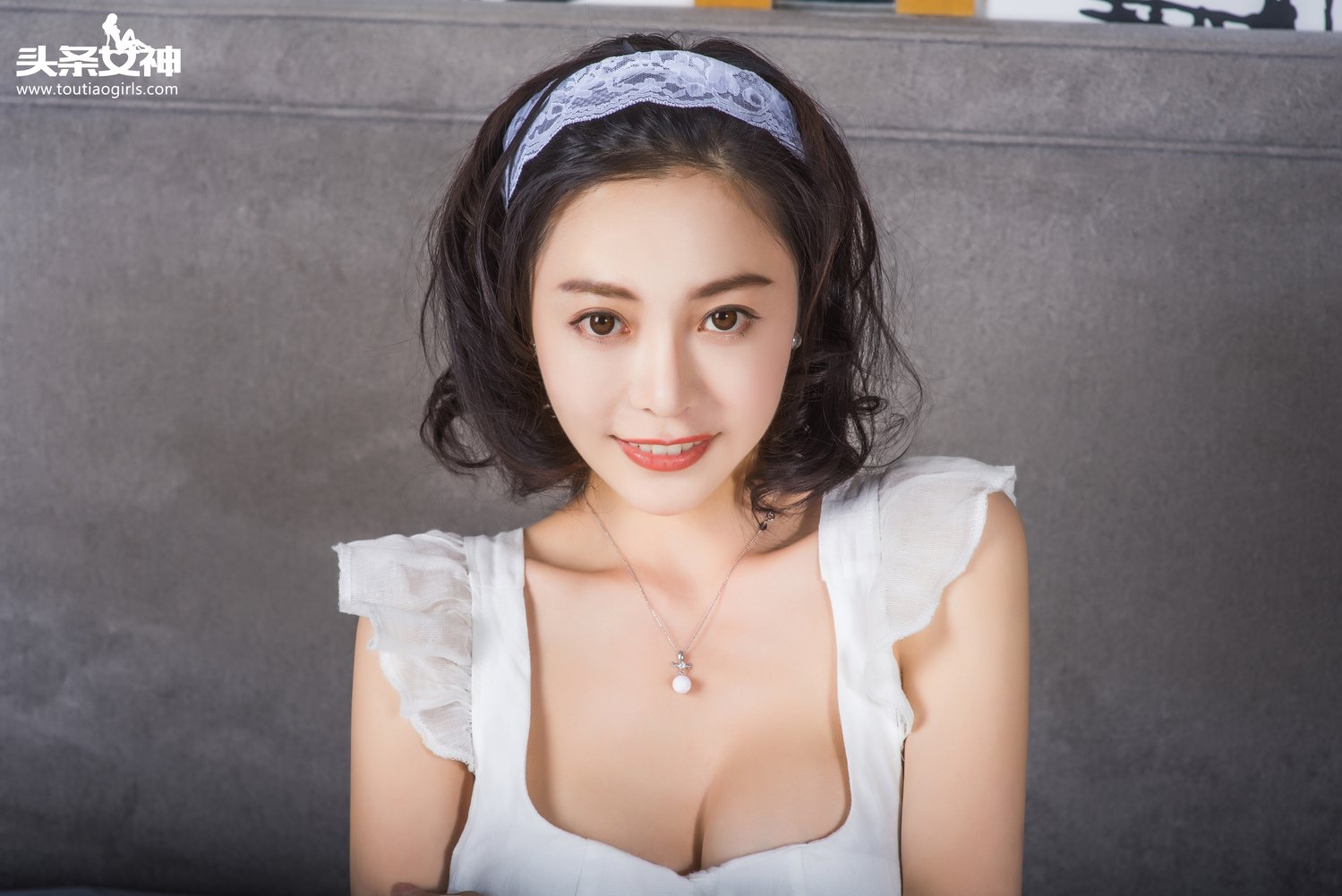 小爱 [TouTiao头条女神]高清写真图2016-12-10 敏感新妻