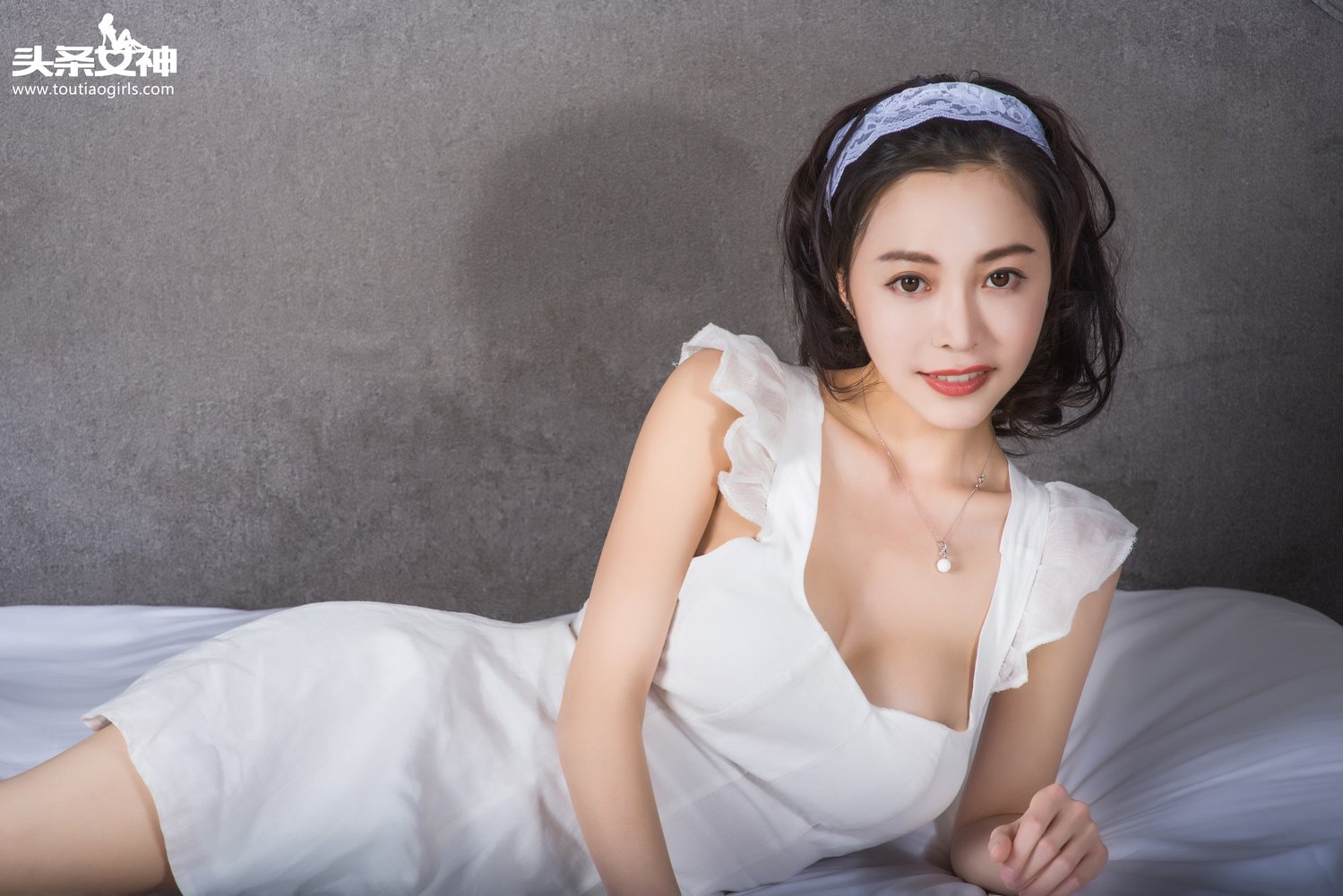 小爱 [TouTiao头条女神]高清写真图2016-12-10 敏感新妻