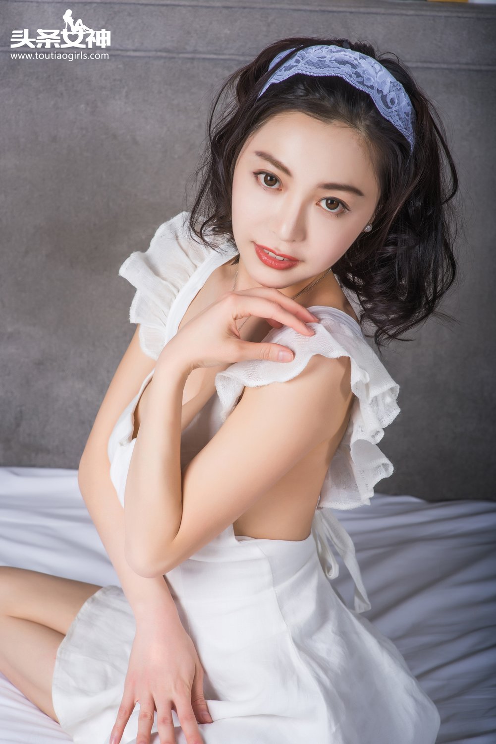 小爱 [TouTiao头条女神]高清写真图2016-12-10 敏感新妻