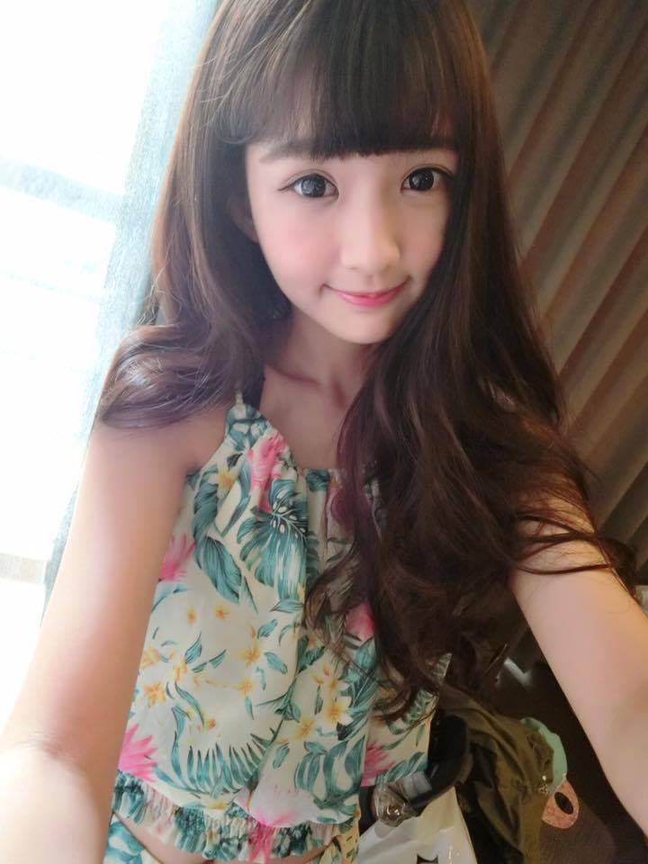Mini阿咪 神似洋娃娃的大眼正妹麻豆