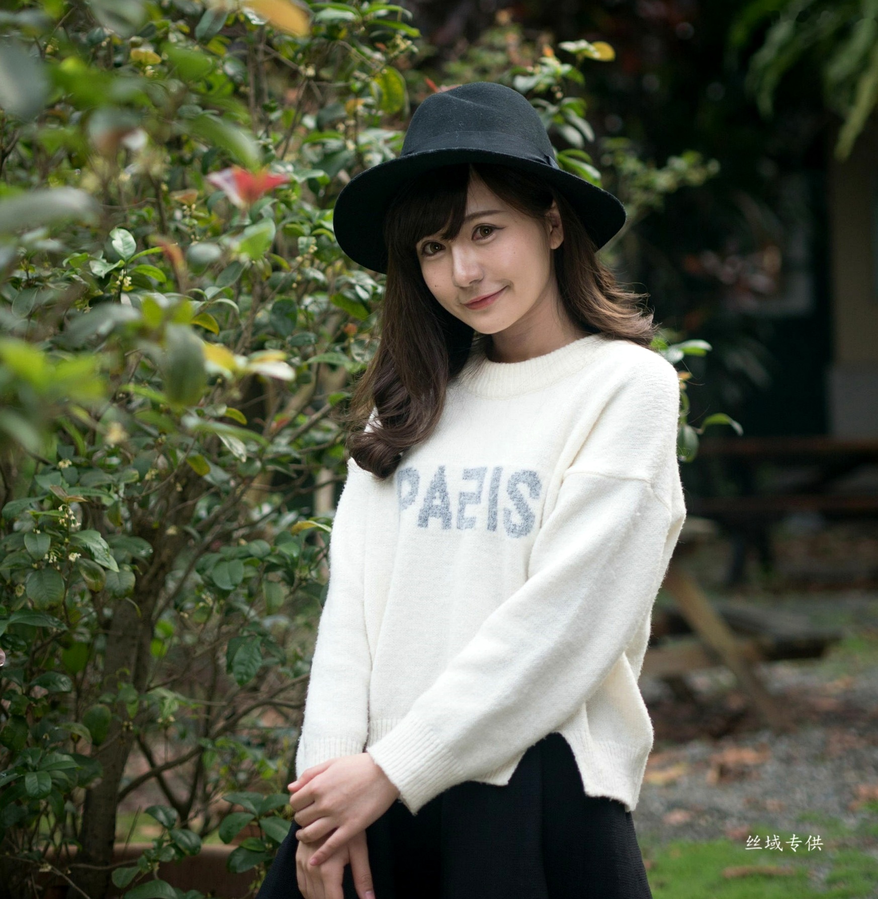 Gallery - 台湾正妹艾比《台湾大学》户外街拍女神写真集，清新学院风白毛衣少女私房照 [158P]台湾清新户外萌系治愈系 艾比女神私房照_秀色女神 - image 10