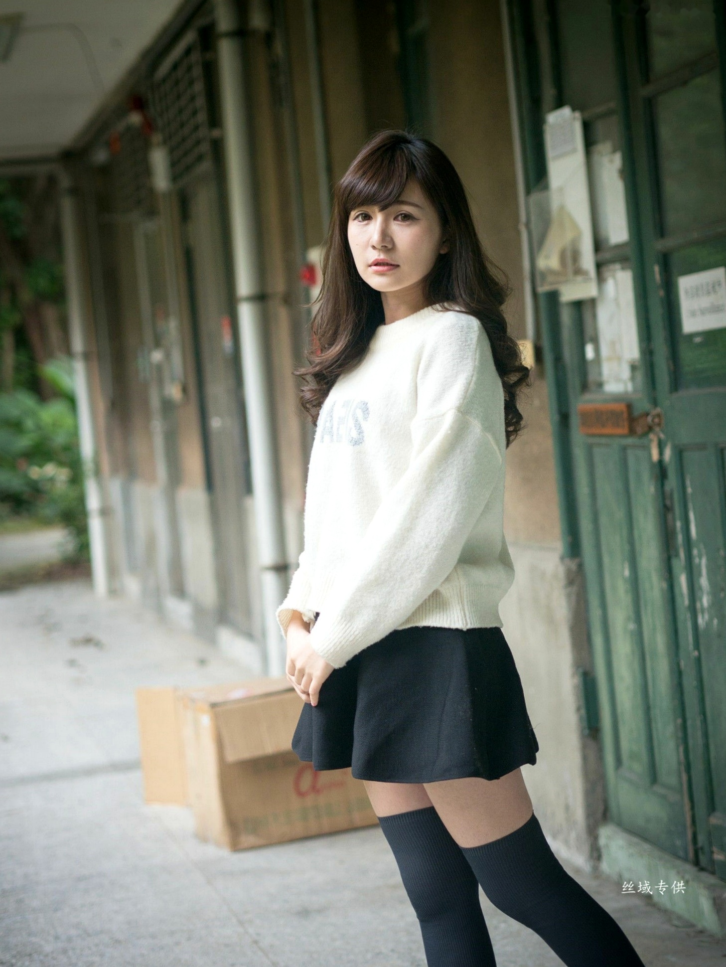 Gallery - 台湾正妹艾比《台湾大学》户外街拍女神写真集，清新学院风白毛衣少女私房照 [158P]台湾清新户外萌系治愈系 艾比女神私房照_秀色女神 - image 20