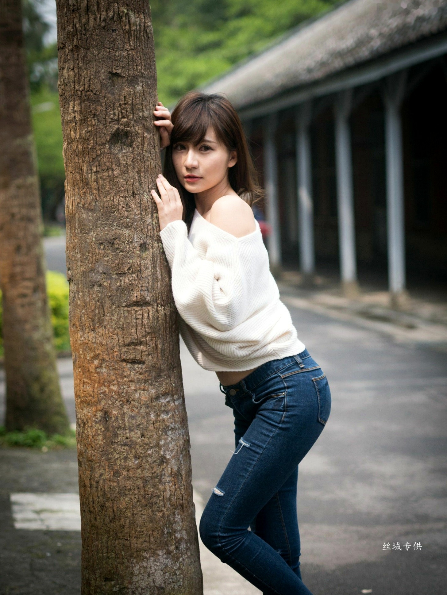 Gallery - 台湾正妹艾比《台湾大学》户外街拍女神写真集，清新学院风白毛衣少女私房照 [158P]台湾清新户外萌系治愈系 艾比女神私房照_秀色女神 - image 93