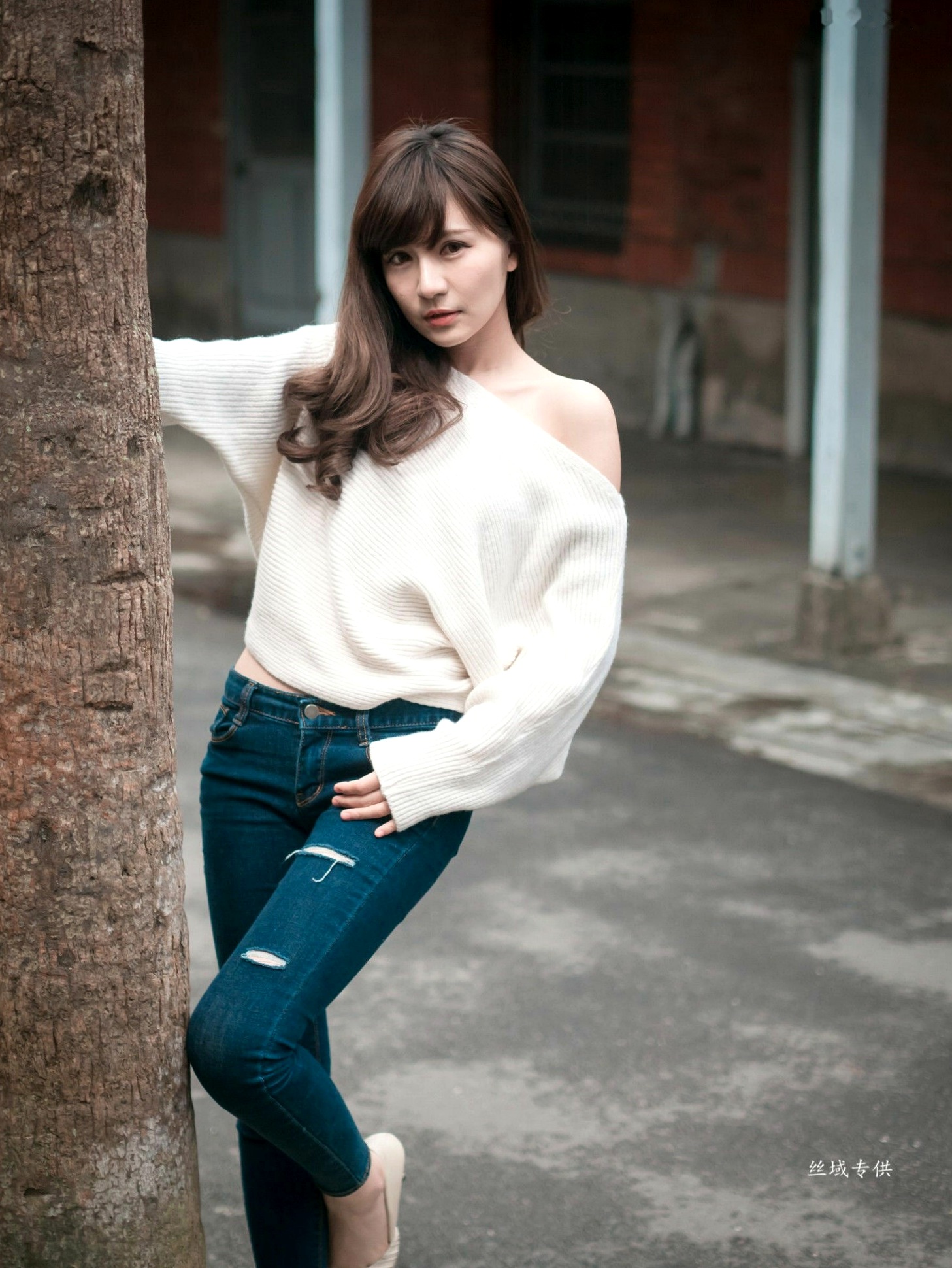 Gallery - 台湾正妹艾比《台湾大学》户外街拍女神写真集，清新学院风白毛衣少女私房照 [158P]台湾清新户外萌系治愈系 艾比女神私房照_秀色女神 - image 94