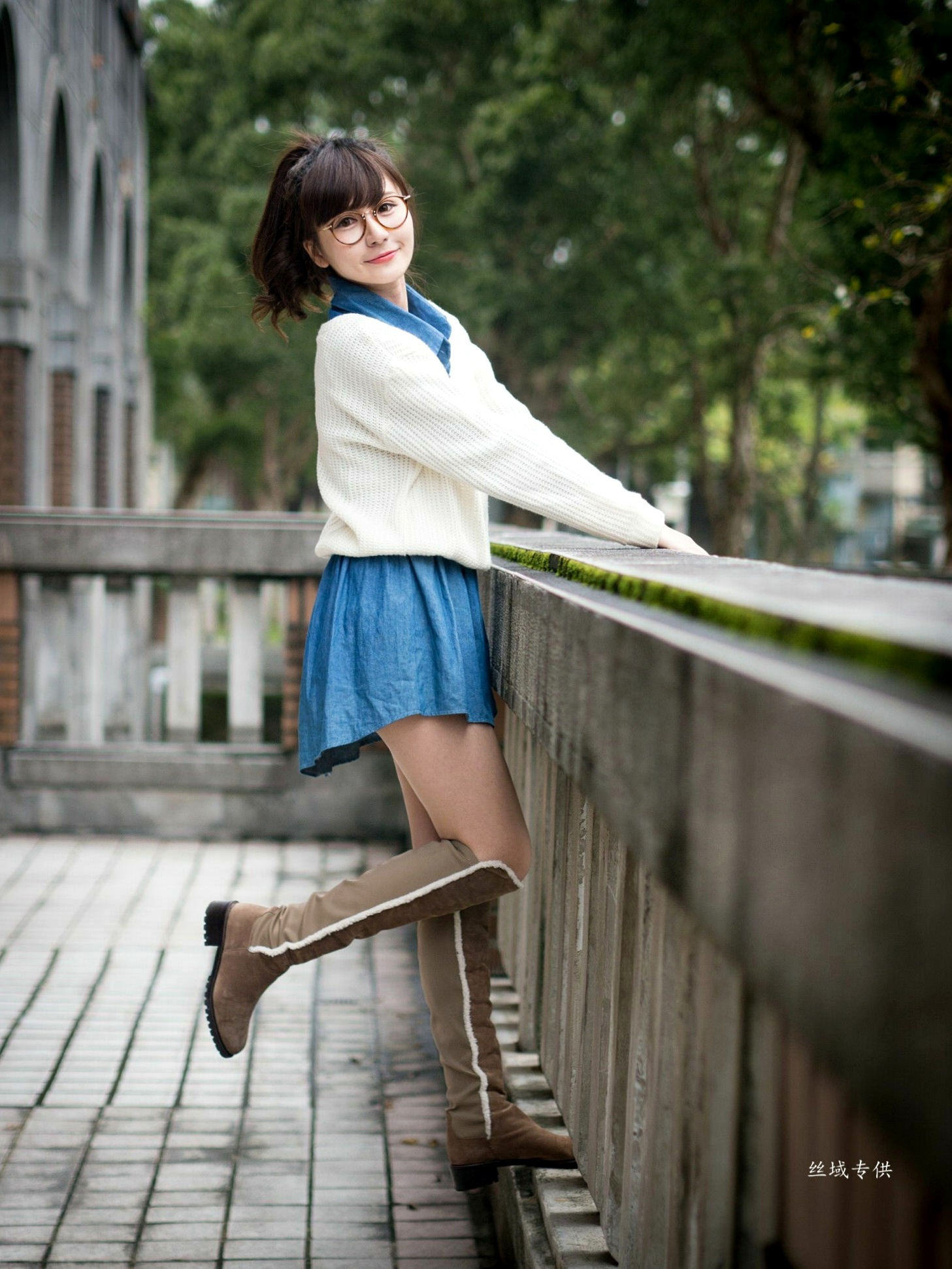 Gallery - 台湾正妹艾比《台湾大学》户外街拍女神写真集，清新学院风白毛衣少女私房照 [158P]台湾清新户外萌系治愈系 艾比女神私房照_秀色女神 - image 138