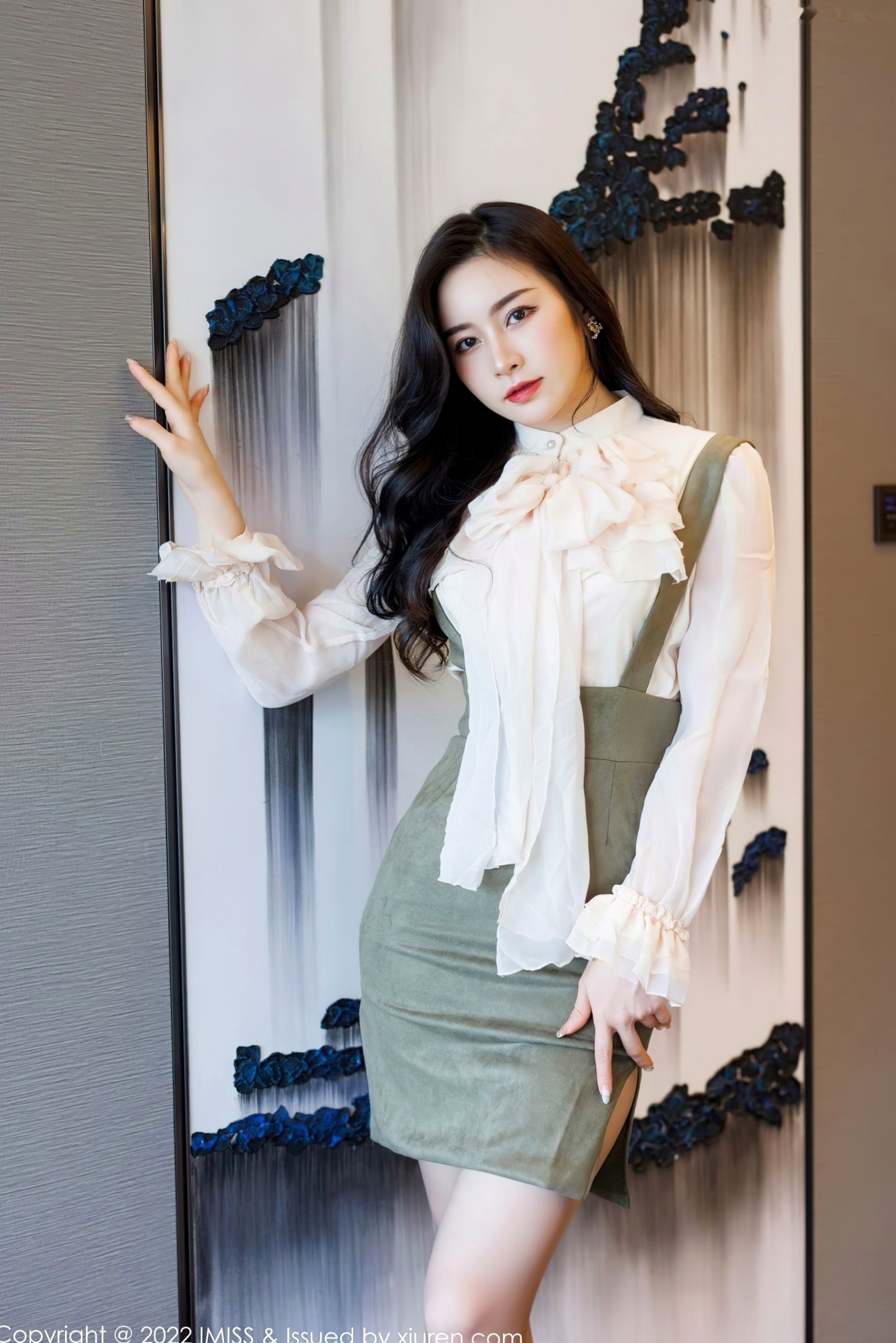 Gallery - IMiss爱蜜社 - Honey Club No.664 Vanessa私房写真：白衣吊带短裙制服诱惑，蕾丝内衣与性感肉丝尽显轻熟女神知性美爱蜜社 - Honey Club 性感制服丝袜私房照 任育萱女神私房照_秀色女神 - image 1