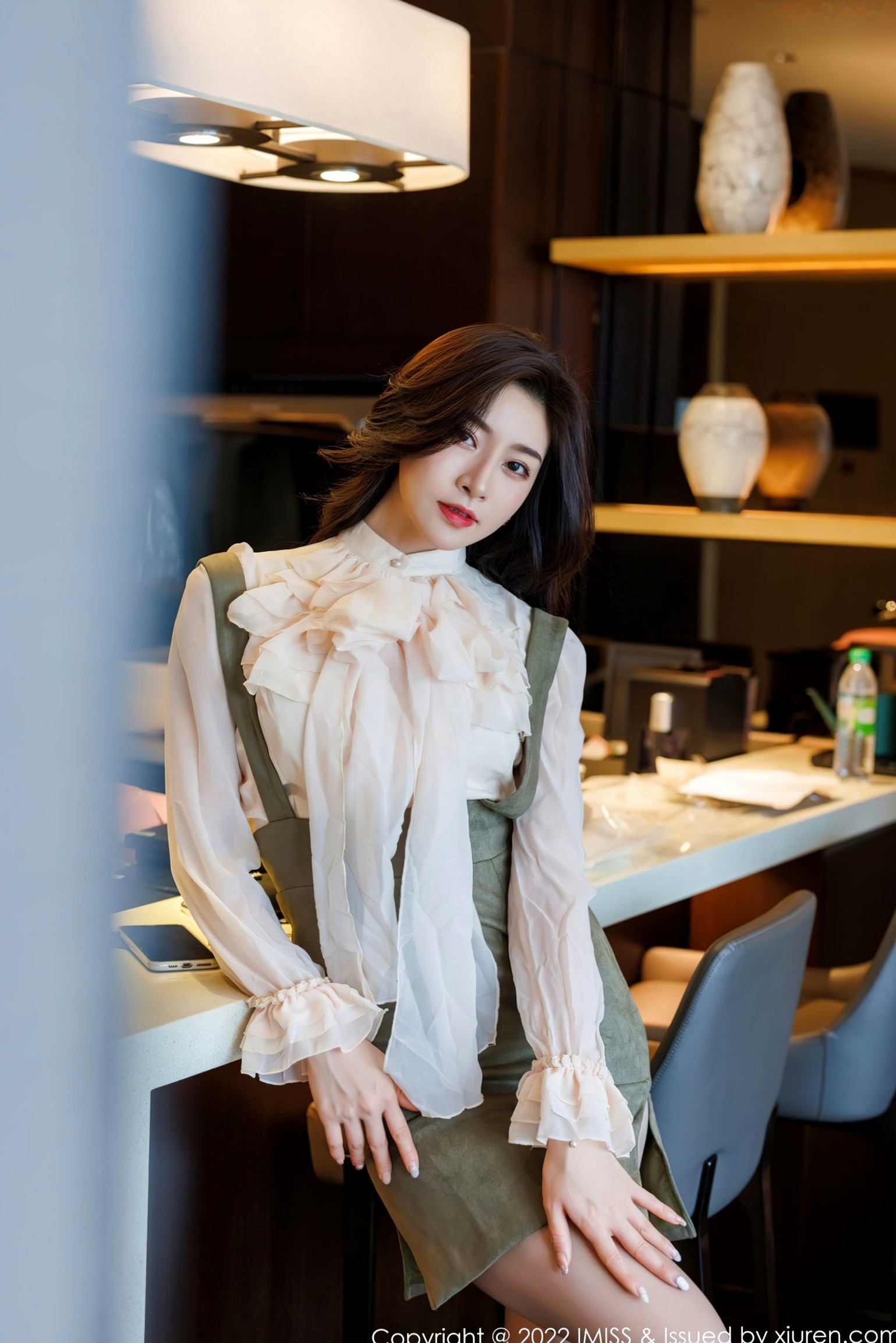 Gallery - IMiss爱蜜社 - Honey Club No.664 Vanessa私房写真：白衣吊带短裙制服诱惑，蕾丝内衣与性感肉丝尽显轻熟女神知性美爱蜜社 - Honey Club 性感制服丝袜私房照 任育萱女神私房照_秀色女神 - image 5