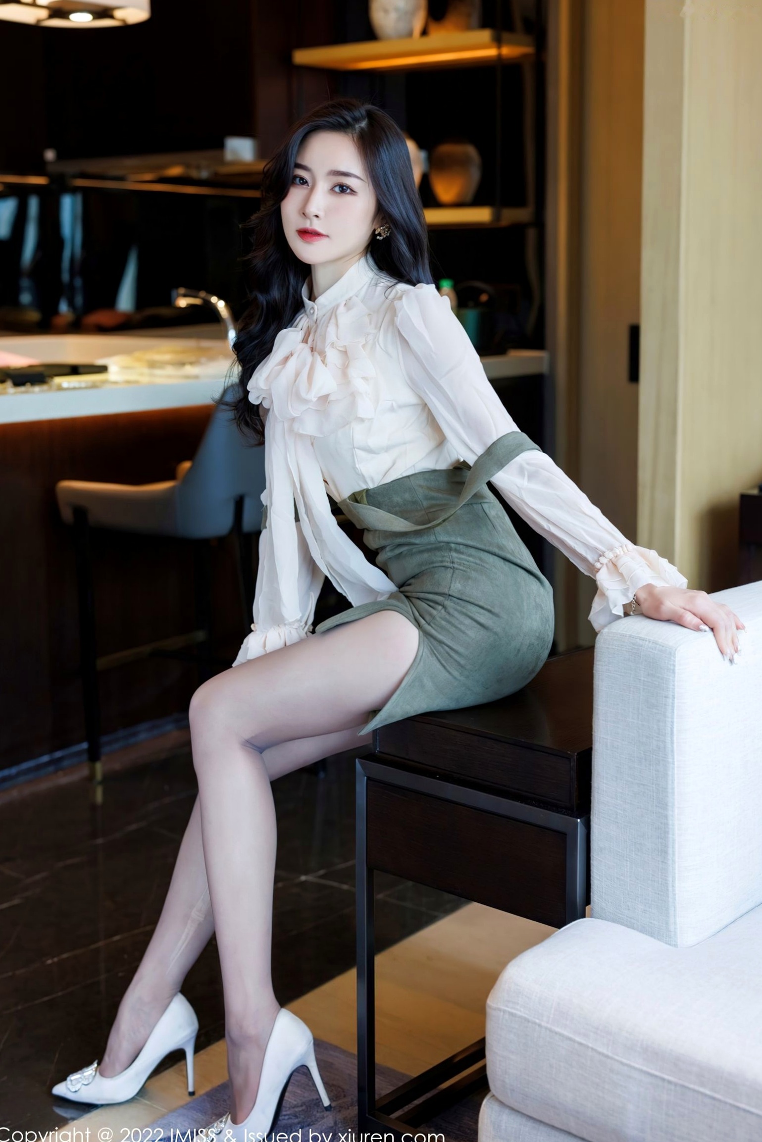 Gallery - IMiss爱蜜社 - Honey Club No.664 Vanessa私房写真：白衣吊带短裙制服诱惑，蕾丝内衣与性感肉丝尽显轻熟女神知性美爱蜜社 - Honey Club 性感制服丝袜私房照 任育萱女神私房照_秀色女神 - image 34