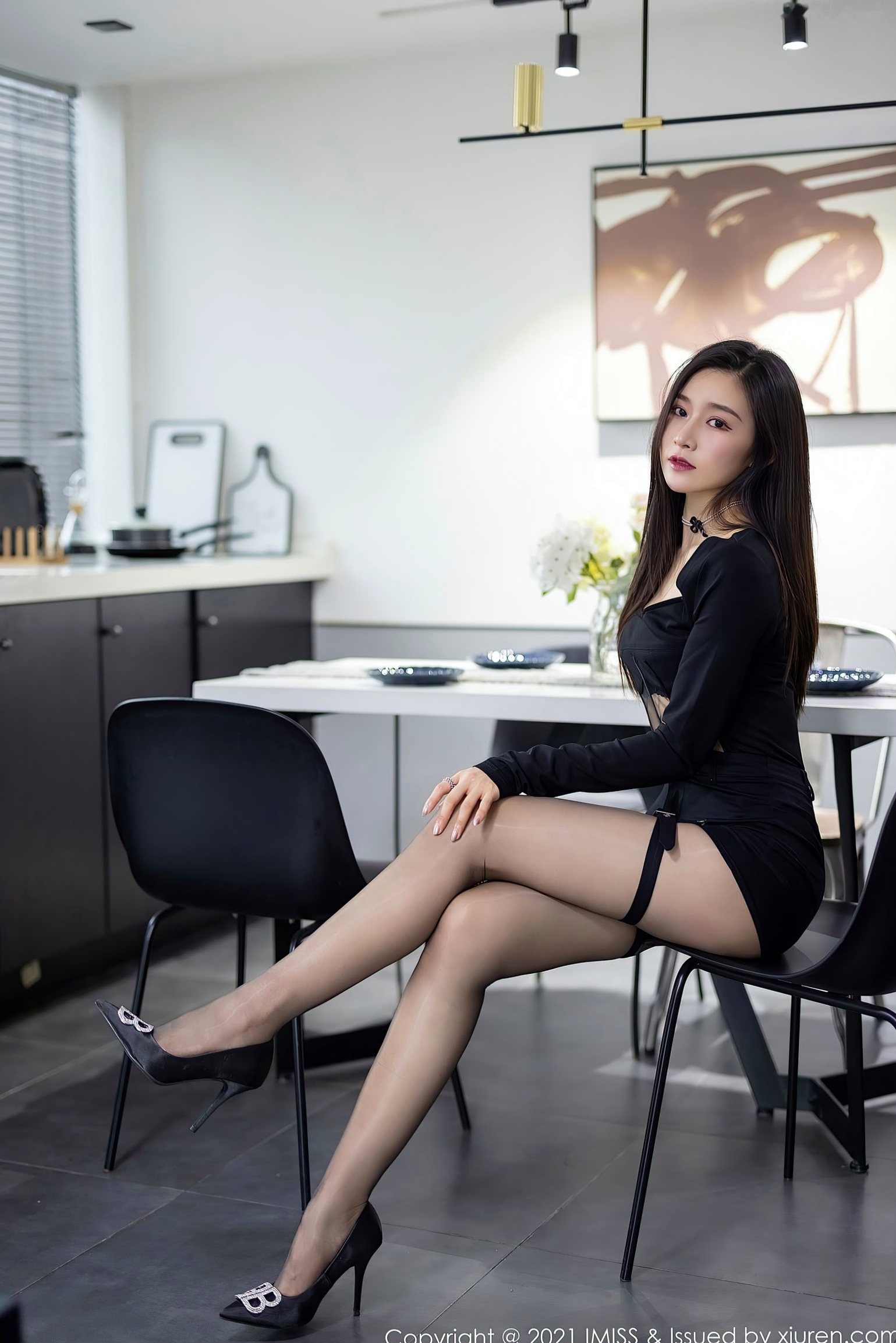 Gallery - IMiss爱蜜社 - Honey Club 576期Vanessa私房写真：黑色蕾丝内衣搭配透肉黑丝，展现极致诱惑与美腿风情爱蜜社 - Honey Club 性感诱惑内衣黑丝 任育萱女神私房照_秀色女神 - image 9