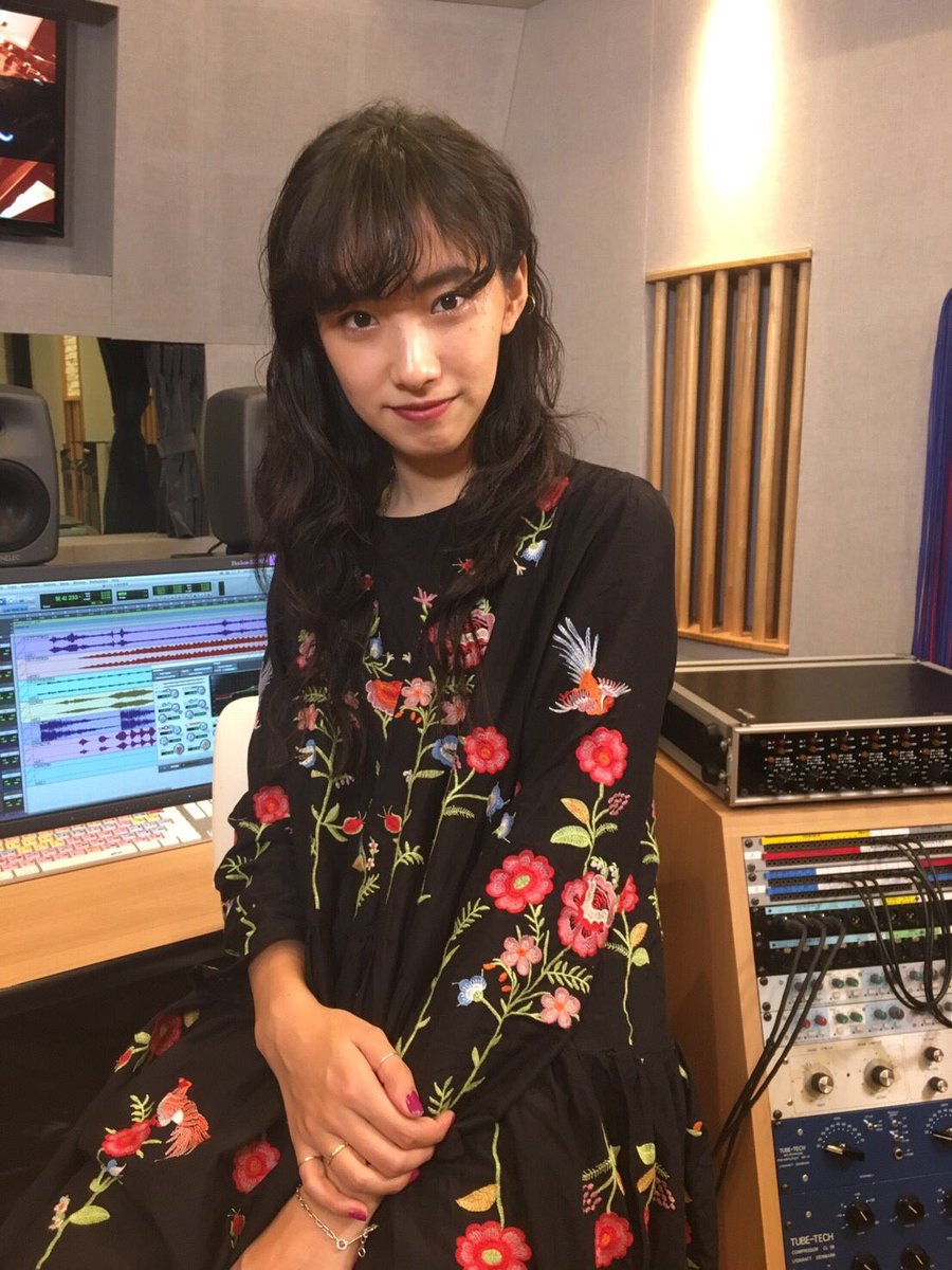 中田クルミ 冷艳系Zipper的专属模特儿