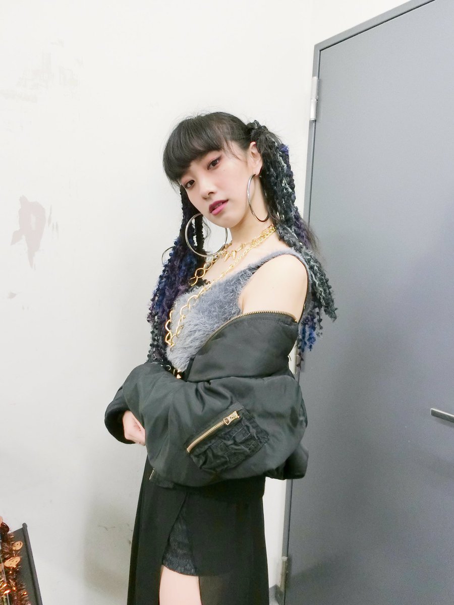 中田クルミ 冷艳系Zipper的专属模特儿