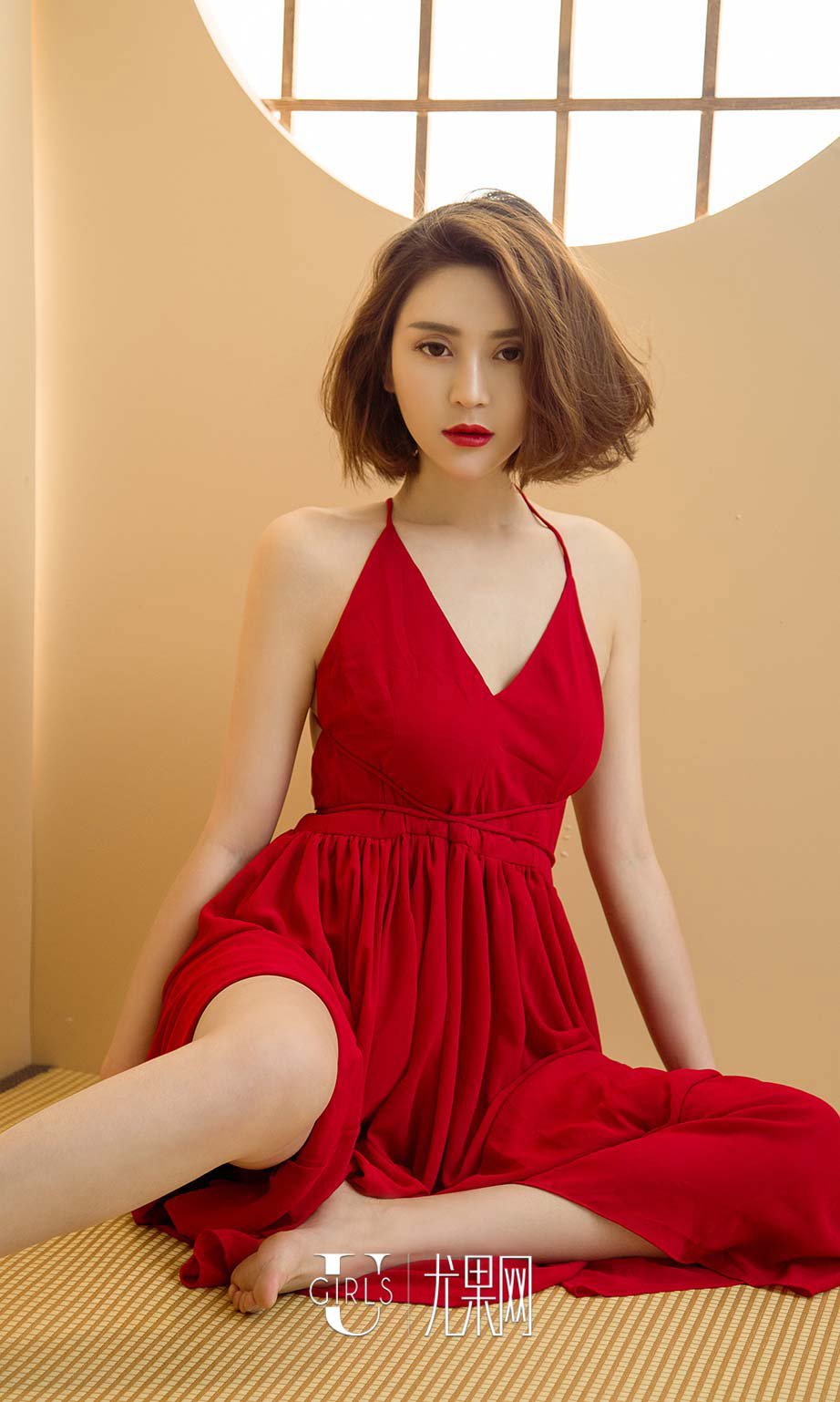 林鑫  [尤果圈爱尤物]高清写真图VOL.590 大红袍