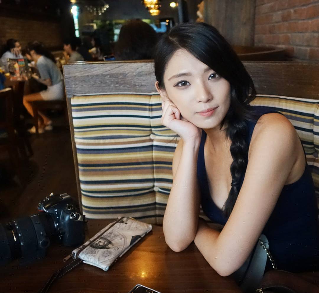 Soy Kim 不科学的身材令人惊诧